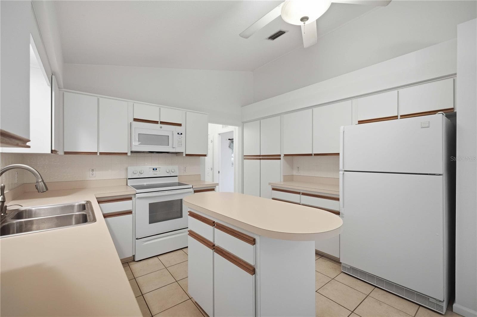Plenty of cabinetry - 5126 NW 21ST LOOP, OCALA