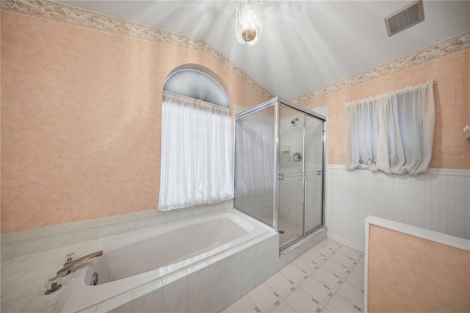 Garden tub and shower - 5126 NW 21ST LOOP, OCALA