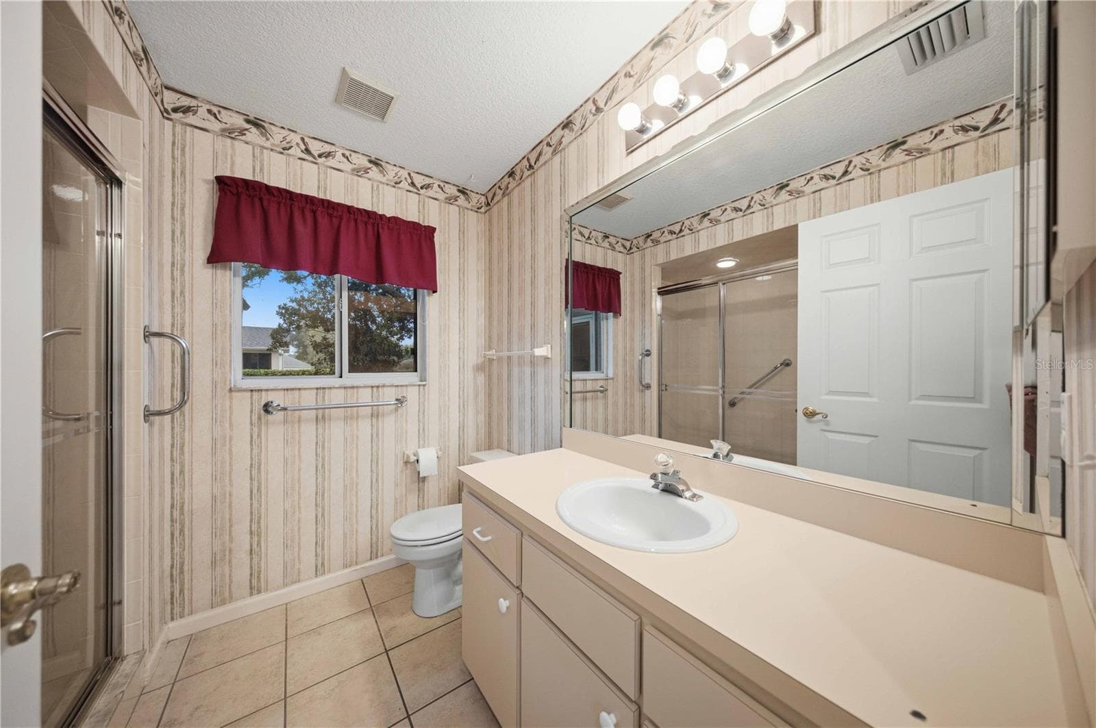 Guest bath - 5126 NW 21ST LOOP, OCALA