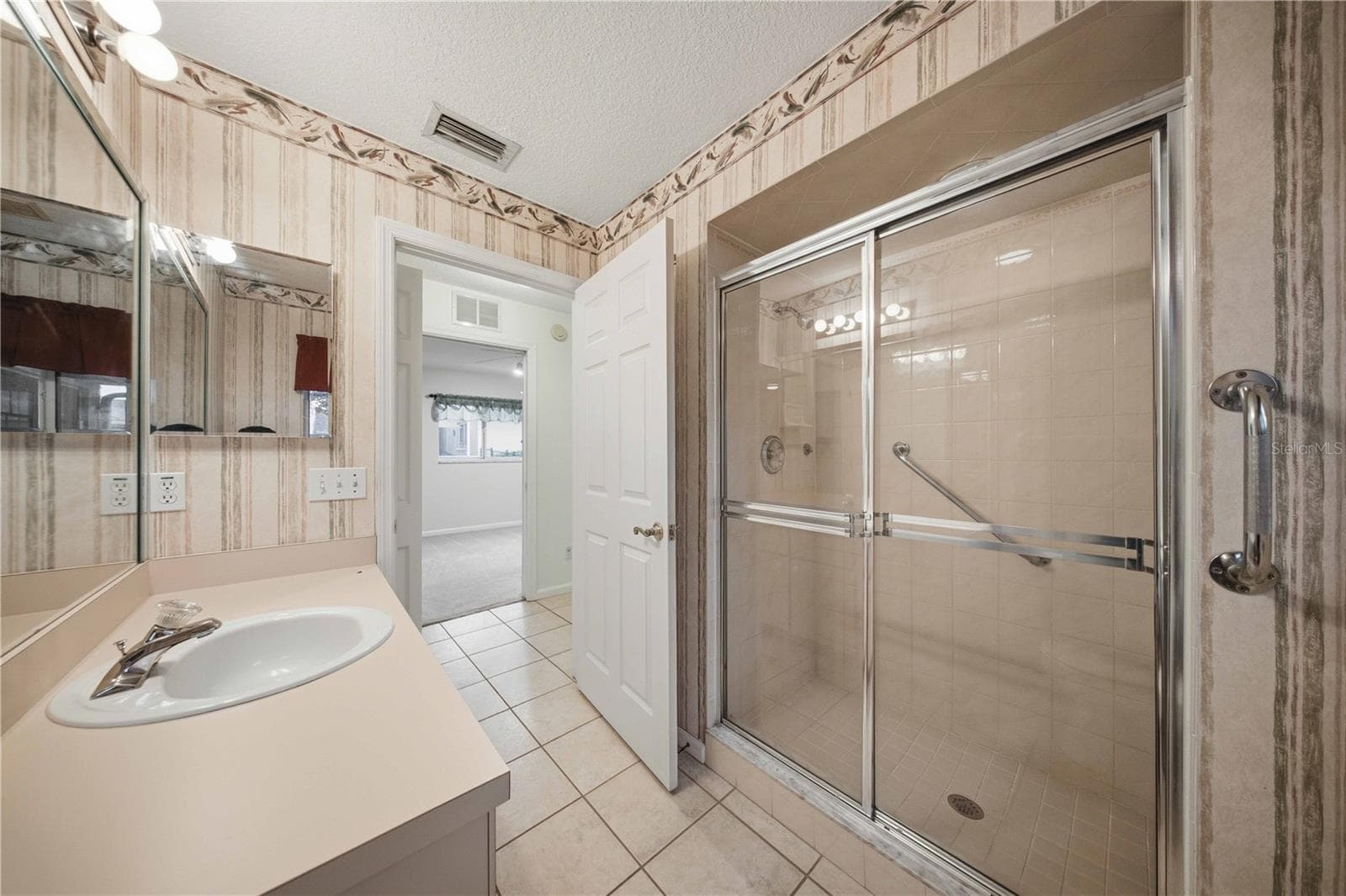 Full bath with shower - 5126 NW 21ST LOOP, OCALA