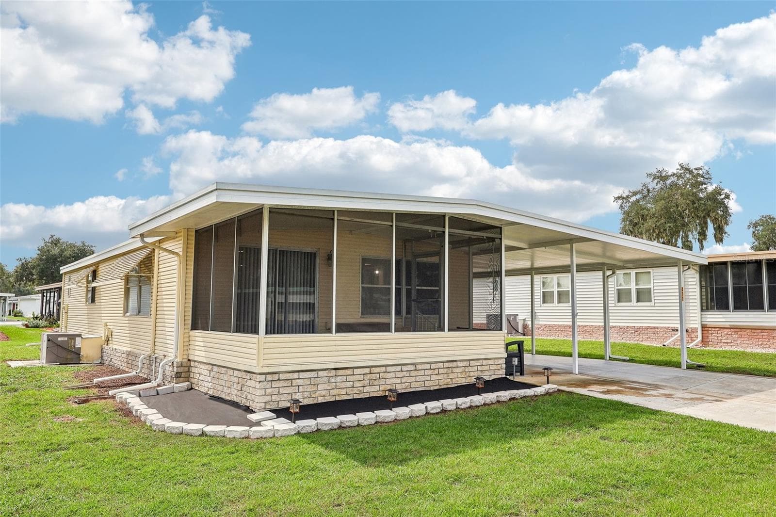 Mobile Home at 411 PALO VERDE DR, LEESBURG, photo 3 of 43