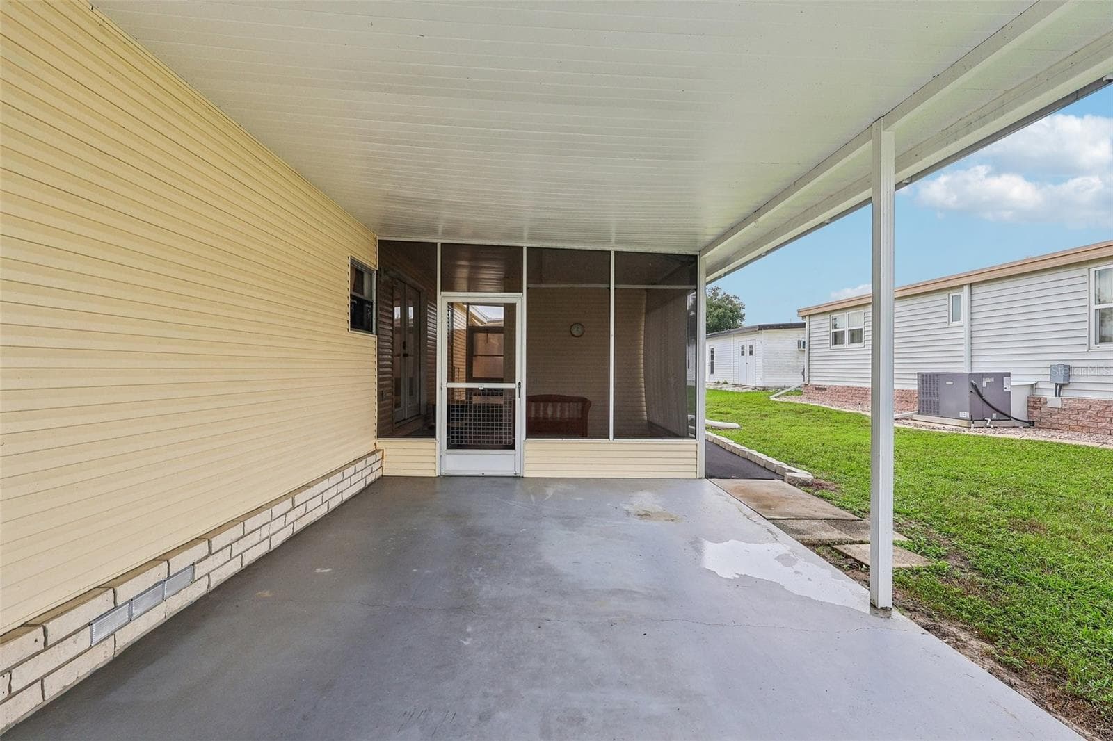 Mobile Home at 411 PALO VERDE DR, LEESBURG, photo 6 of 43
