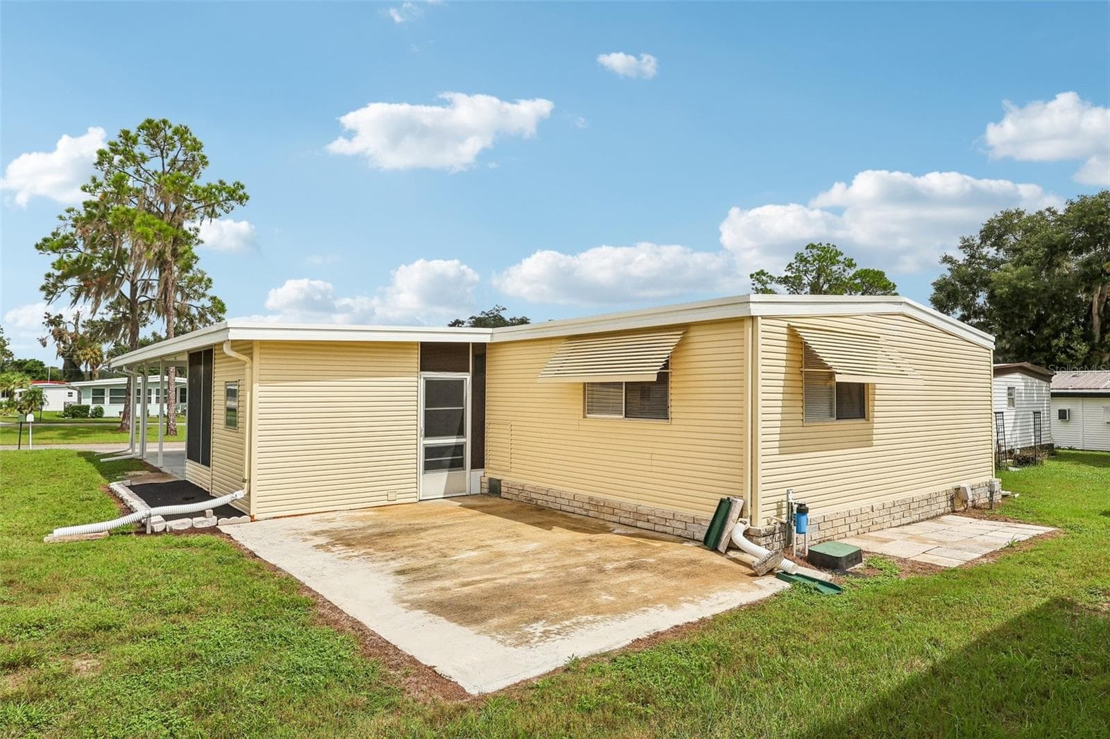 Mobile Home at 411 PALO VERDE DR, LEESBURG, photo 41 of 43