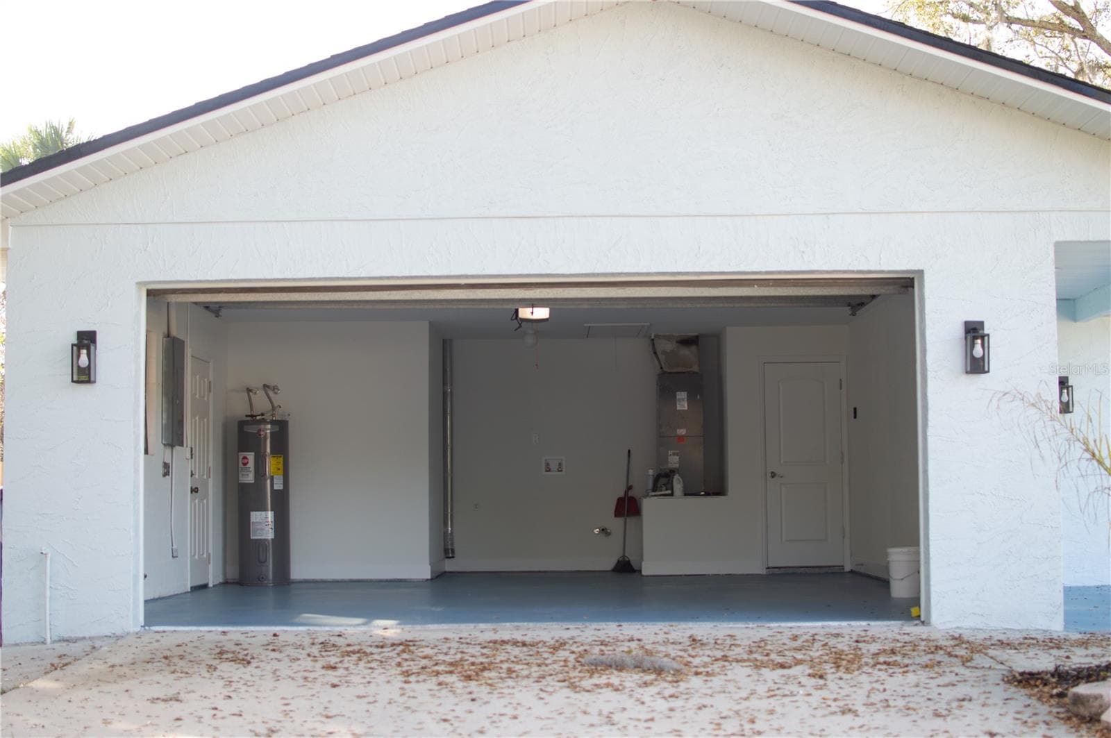 garage - 168 N CORY DR, EDGEWATER