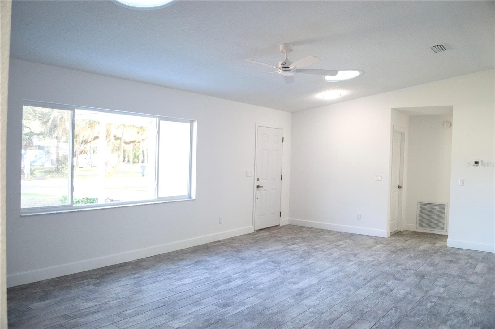 family room - 168 N CORY DR, EDGEWATER