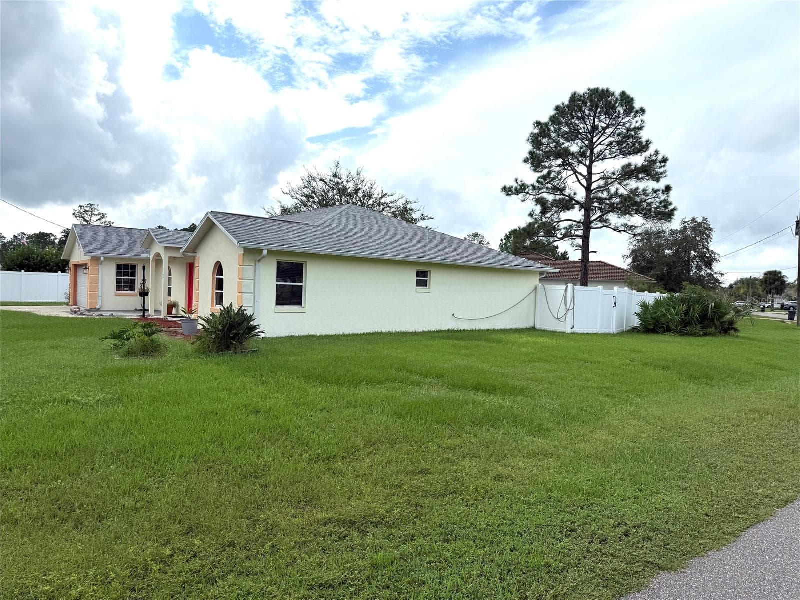 Side view - 72 PRATTWOOD LN, PALM COAST