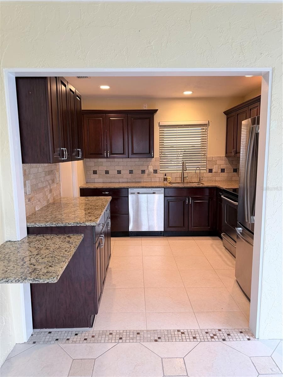 Villa at 2320 AQUABLUFF PL #V274, SARASOTA, photo 7 of 15