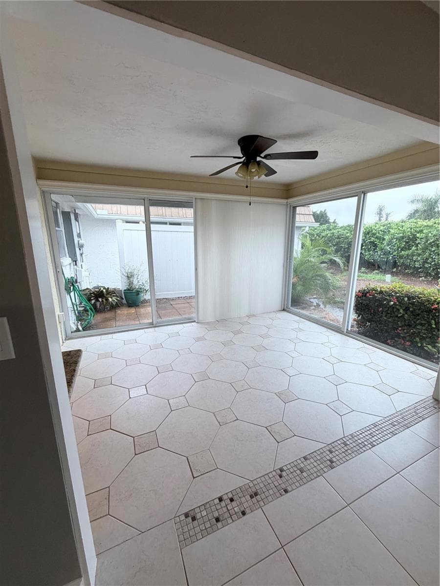 Villa at 2320 AQUABLUFF PL #V274, SARASOTA, photo 8 of 15