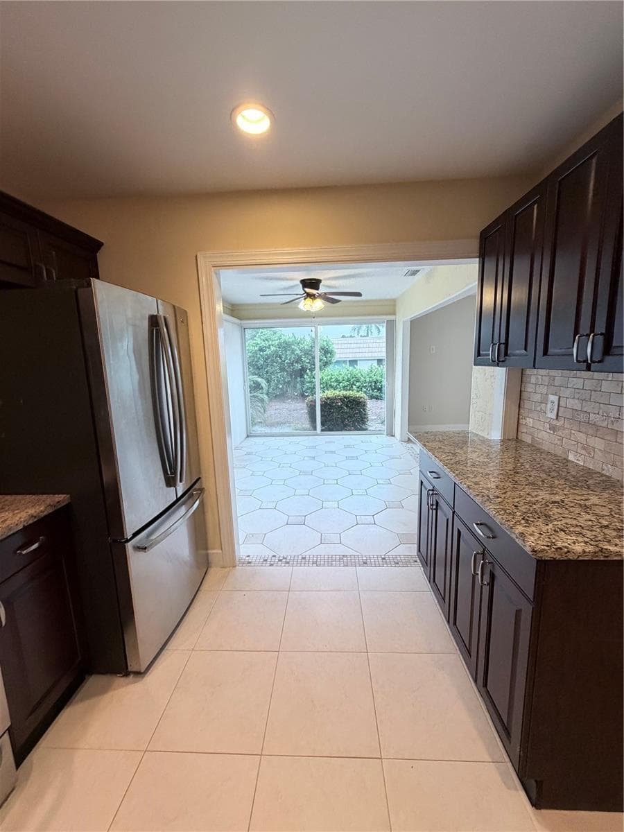 Villa at 2320 AQUABLUFF PL #V274, SARASOTA, photo 10 of 15