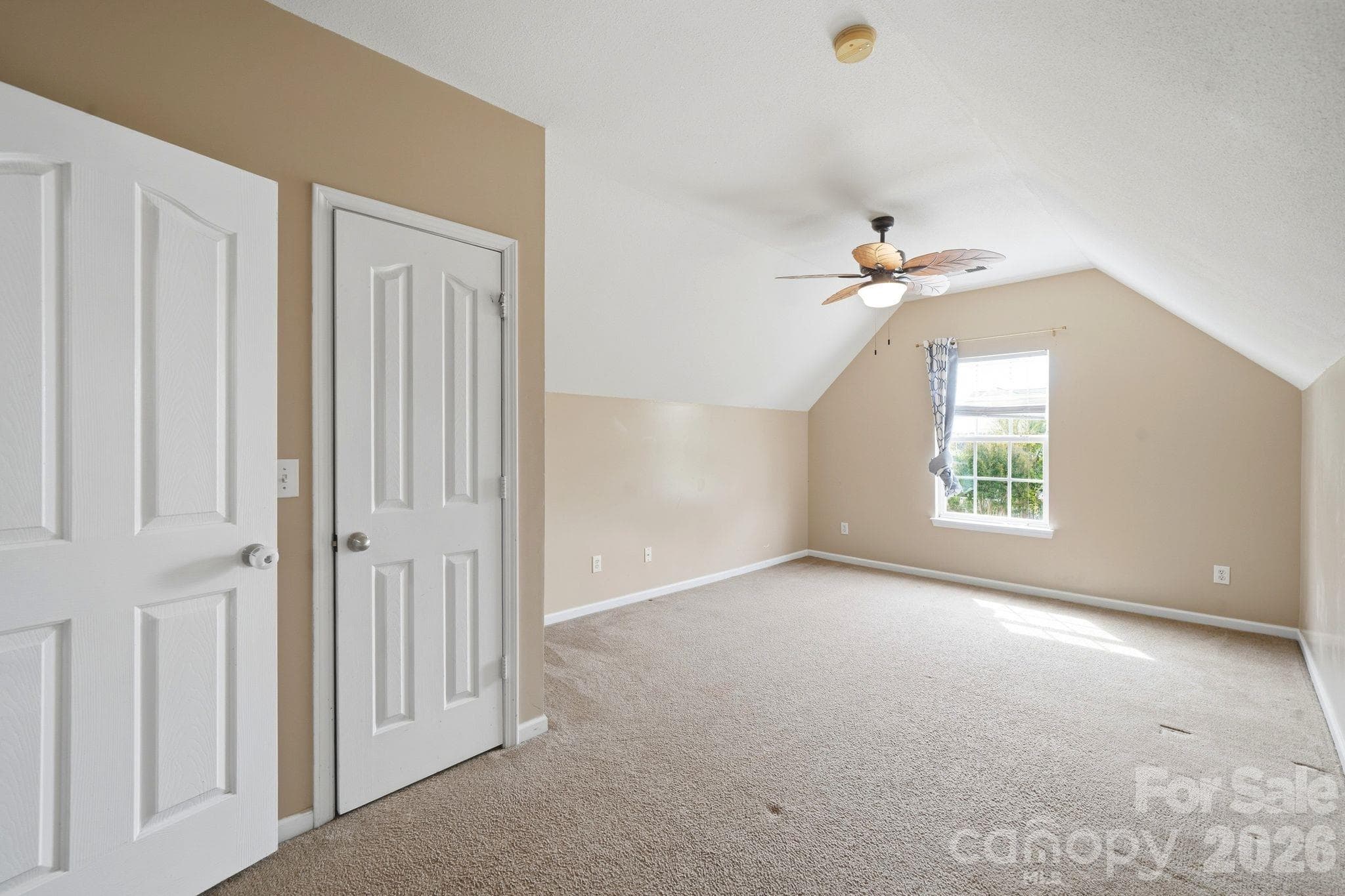 Single Family Residence at 16342 Hayfield Road, Charlotte, photo 21 of 38