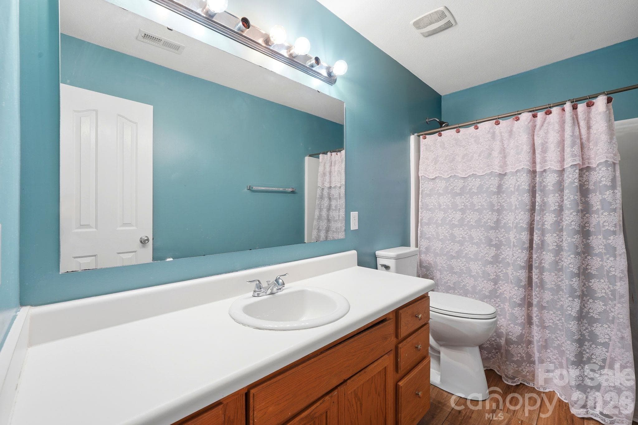 Single Family Residence at 16342 Hayfield Road, Charlotte, photo 30 of 38