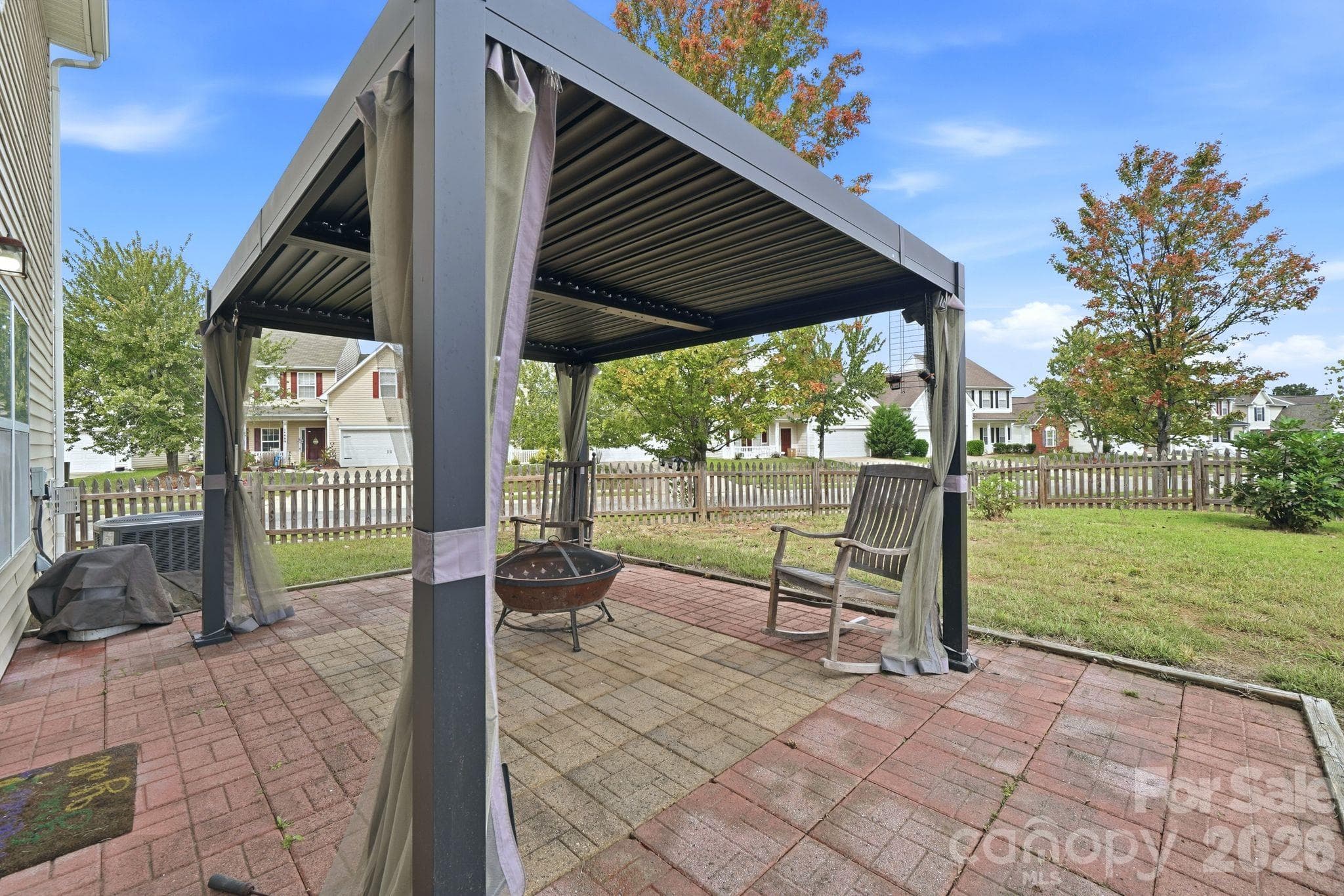 Single Family Residence at 16342 Hayfield Road, Charlotte, photo 34 of 38