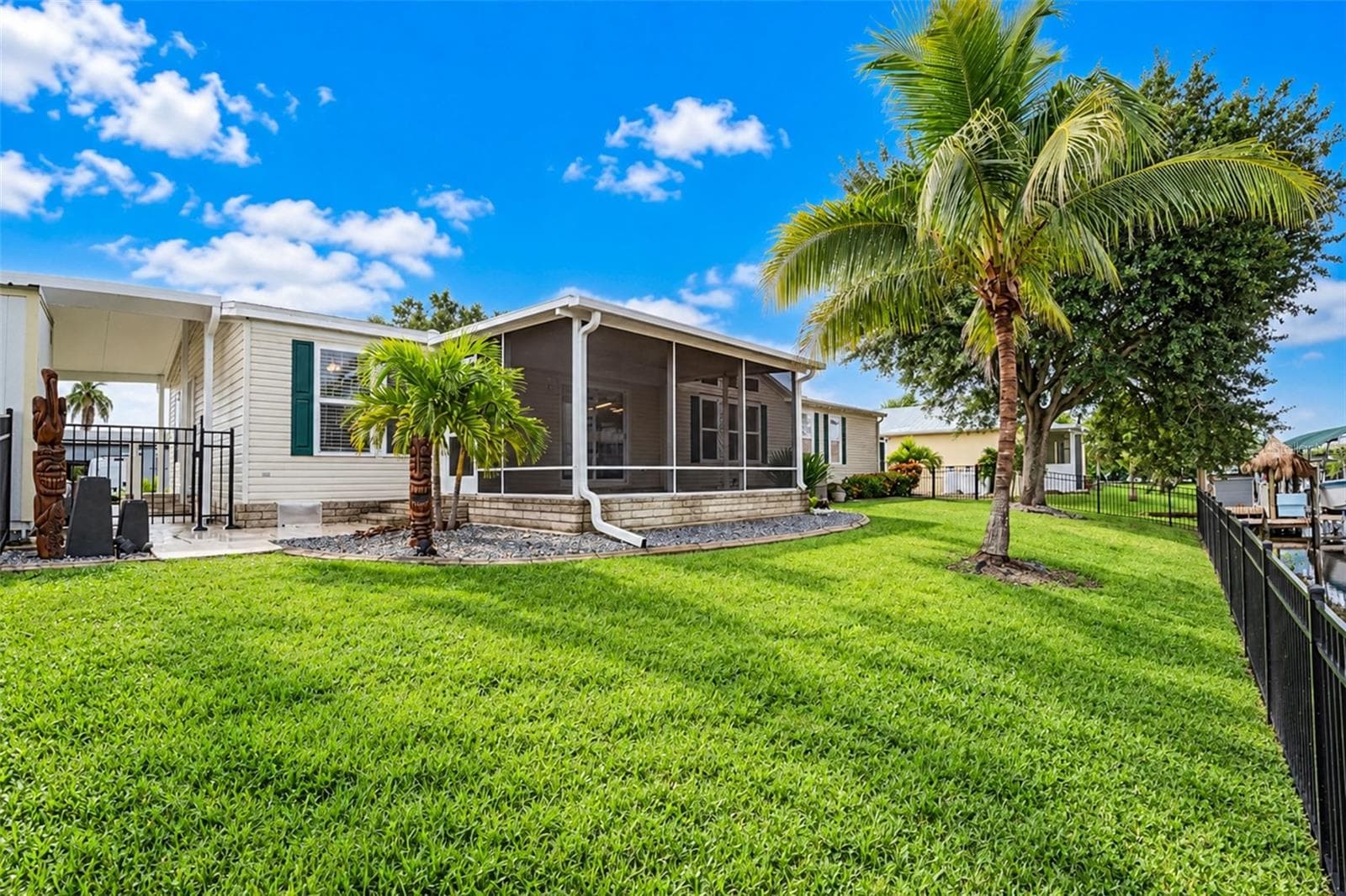Manufactured Home at 4191 PELICAN POINTE DR, PUNTA GORDA, photo 47 of 60