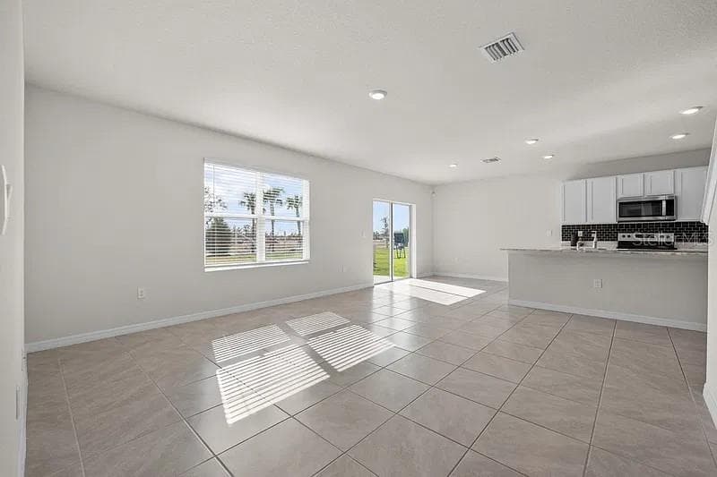 Living/Dining Kitchen Combo - 17249 WHEATBERRY BLVD, PARRISH