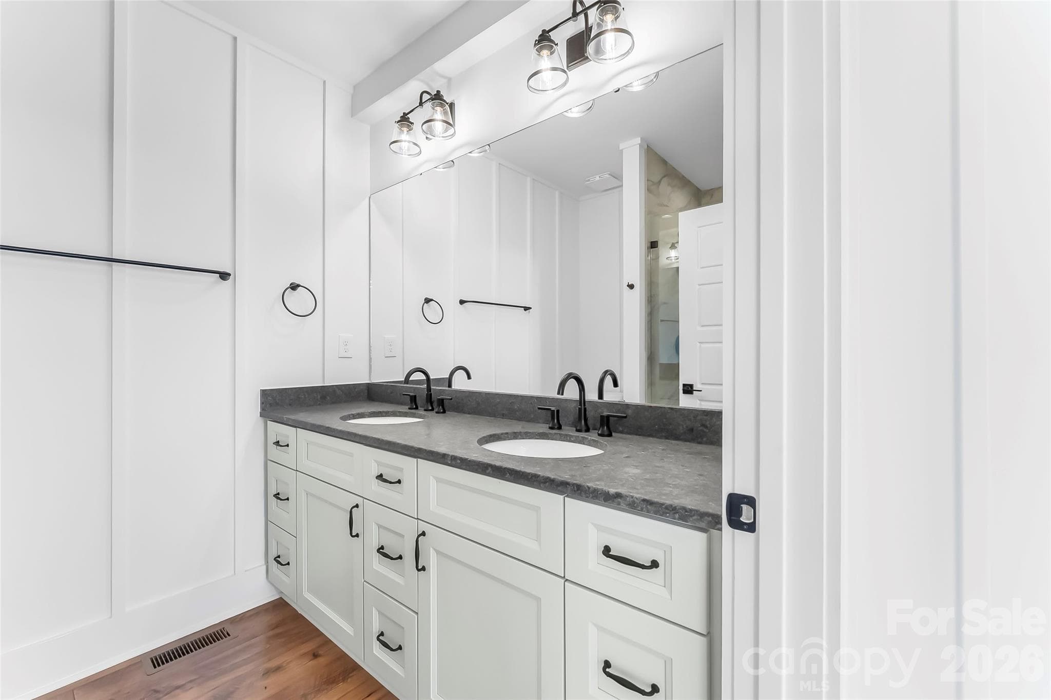 Main level Primary Bedroom full bathroom - 4898 Soaring Top Lane, Lenoir