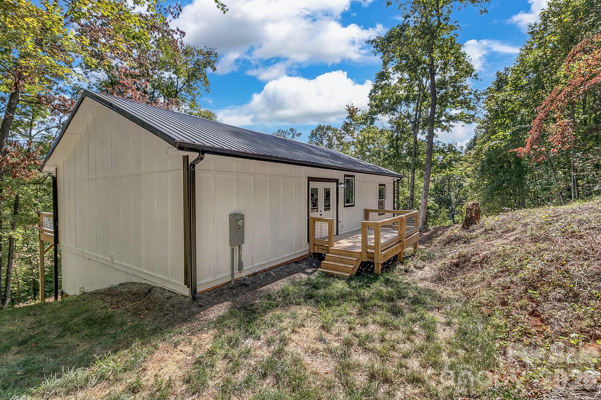 Single Family Residence at 135 Bald Eagle Drive, Hendersonville, photo 7 of 41
