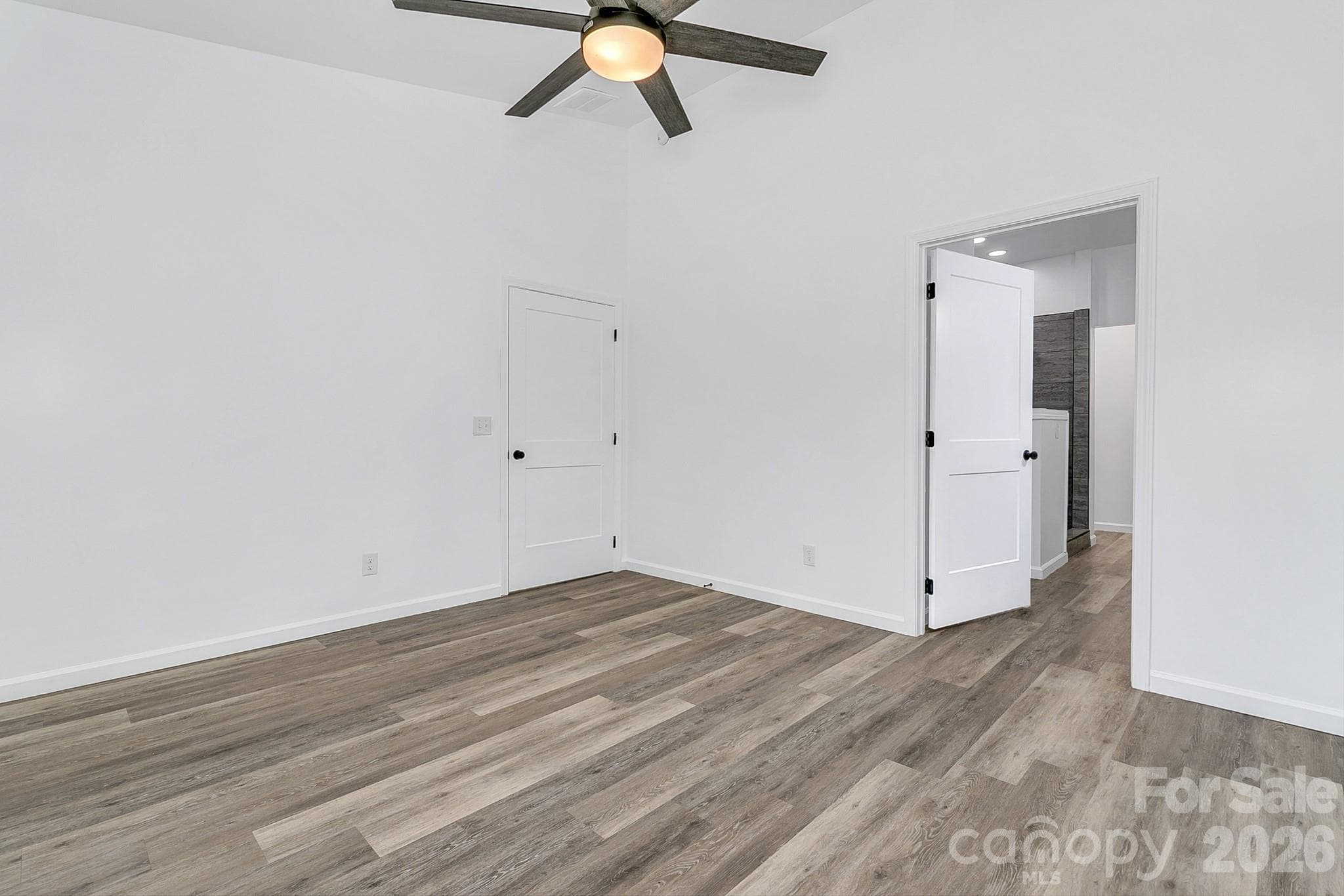 Single Family Residence at 135 Bald Eagle Drive, Hendersonville, photo 23 of 41