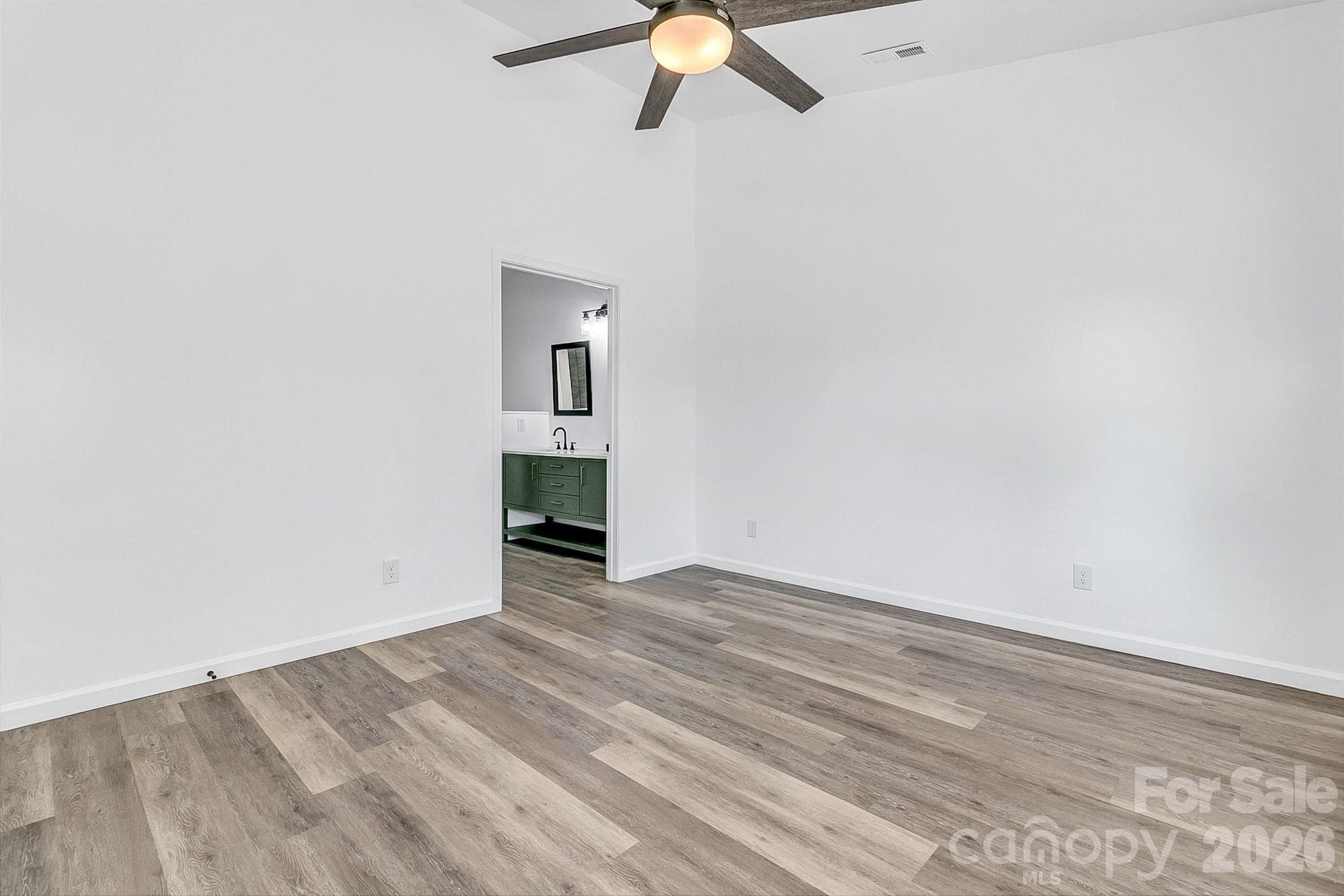 Single Family Residence at 135 Bald Eagle Drive, Hendersonville, photo 25 of 41