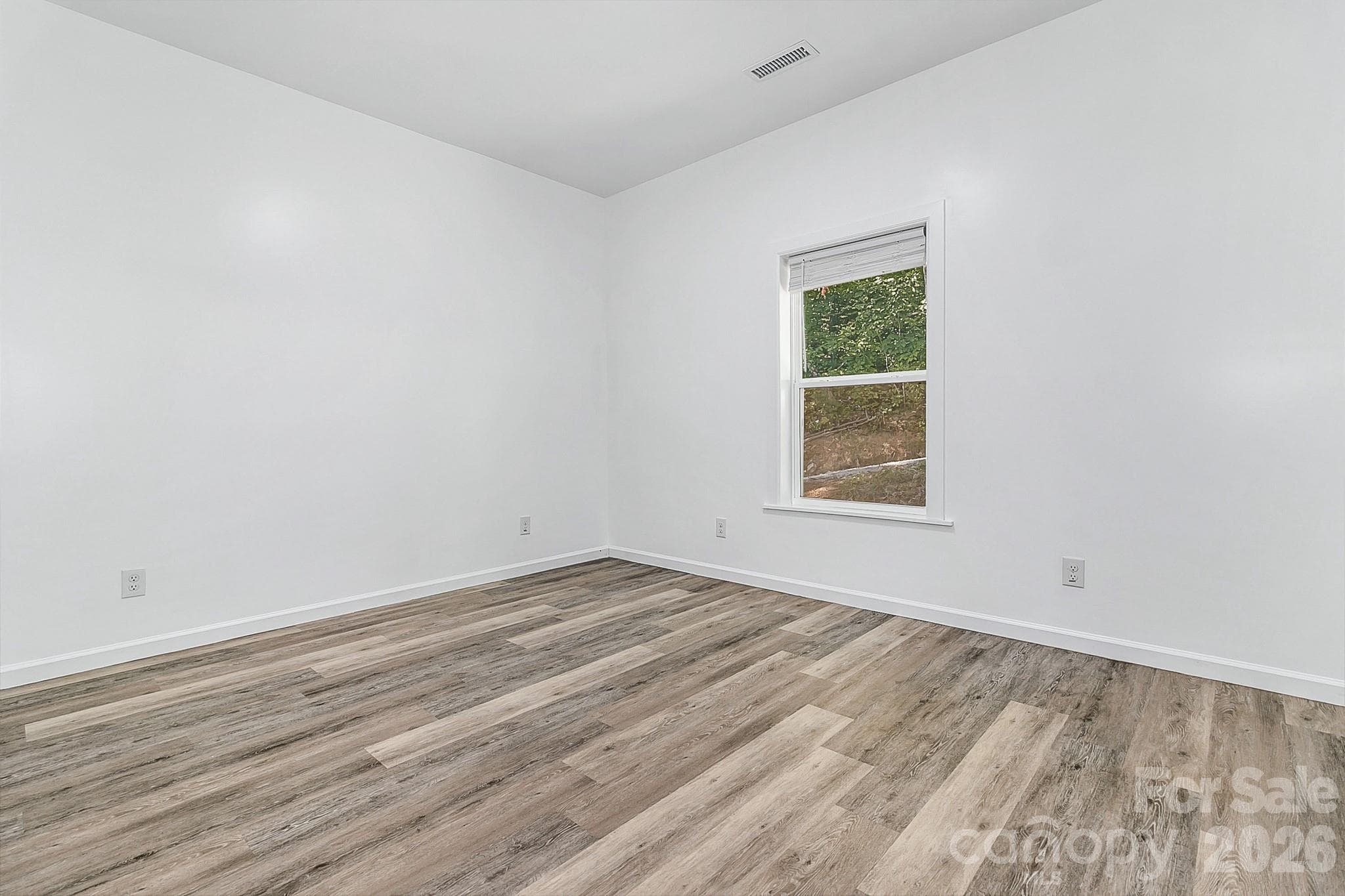 Single Family Residence at 135 Bald Eagle Drive, Hendersonville, photo 31 of 41