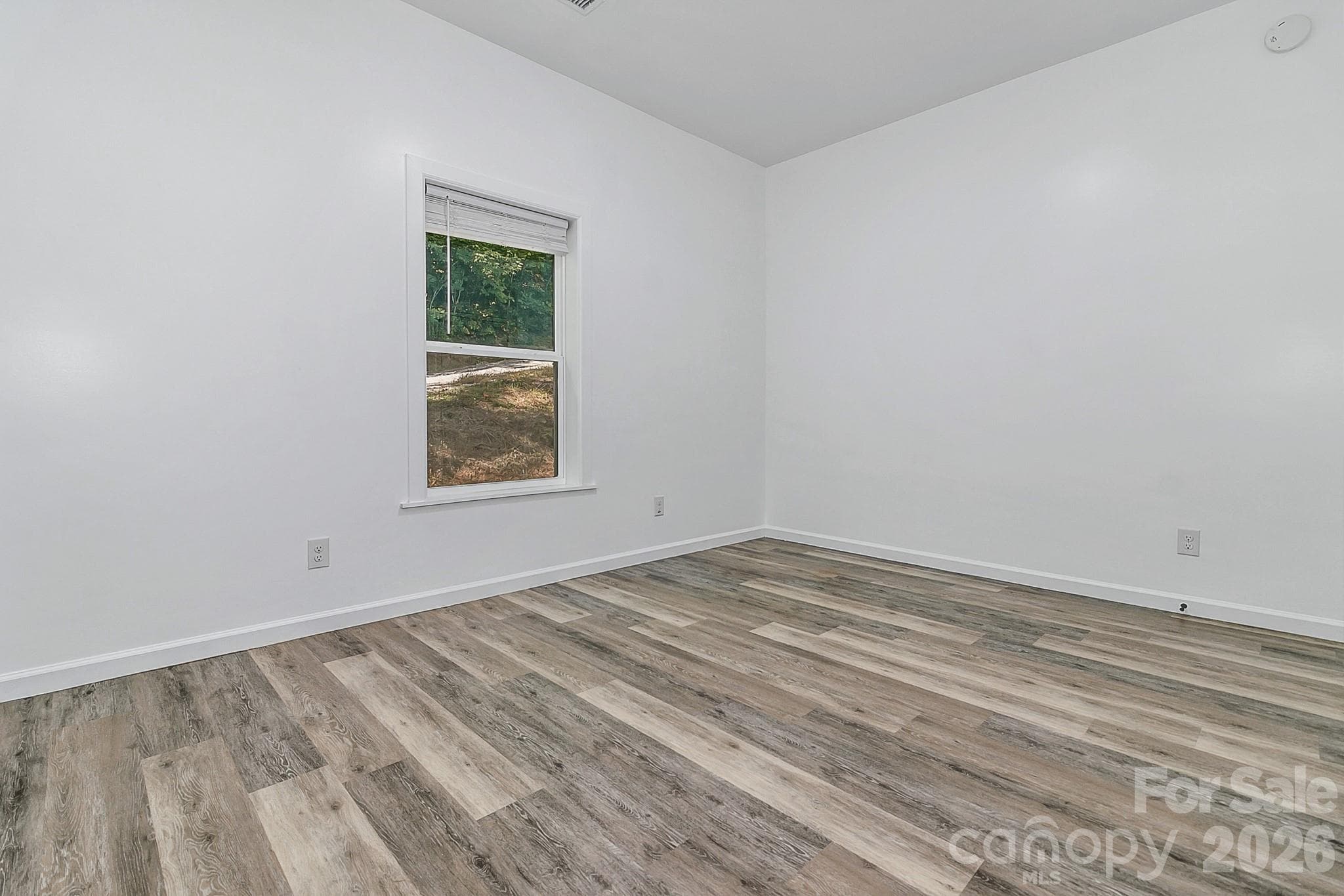 Single Family Residence at 135 Bald Eagle Drive, Hendersonville, photo 33 of 41
