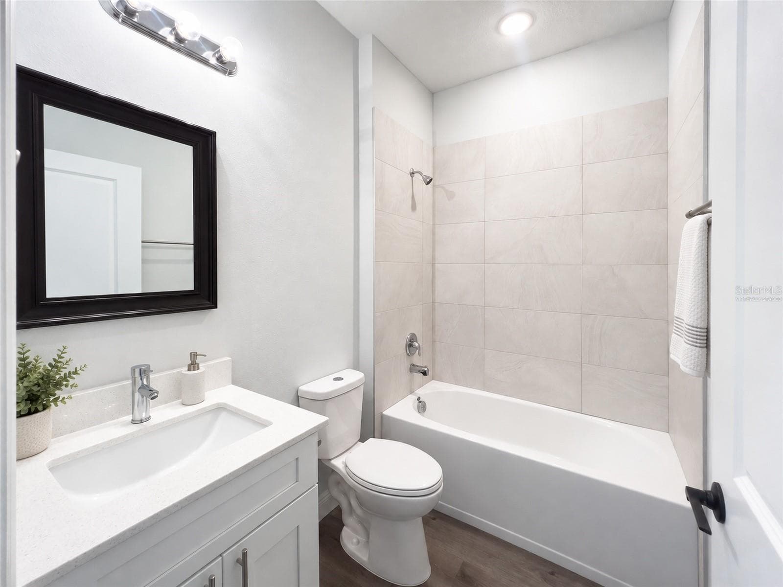 Virtually staged - 1045 9TH AVE, DELAND