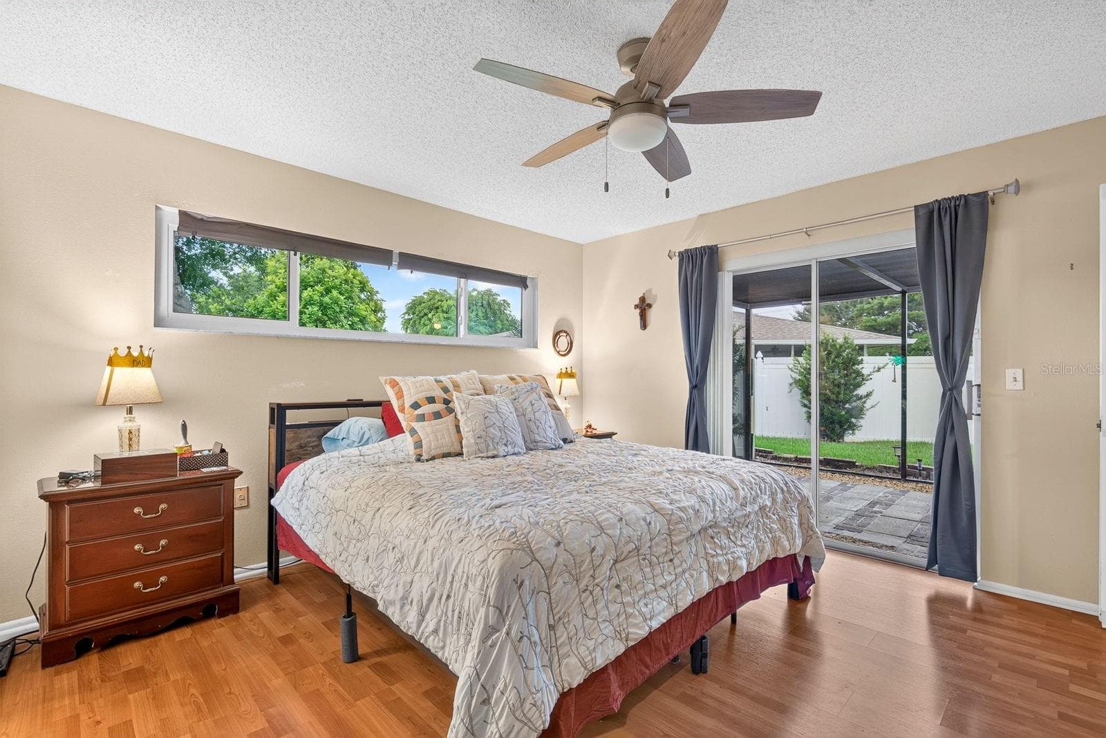 Master Bedroom with sliders to backyard - 6806 21ST AVENUE TER W, BRADENTON