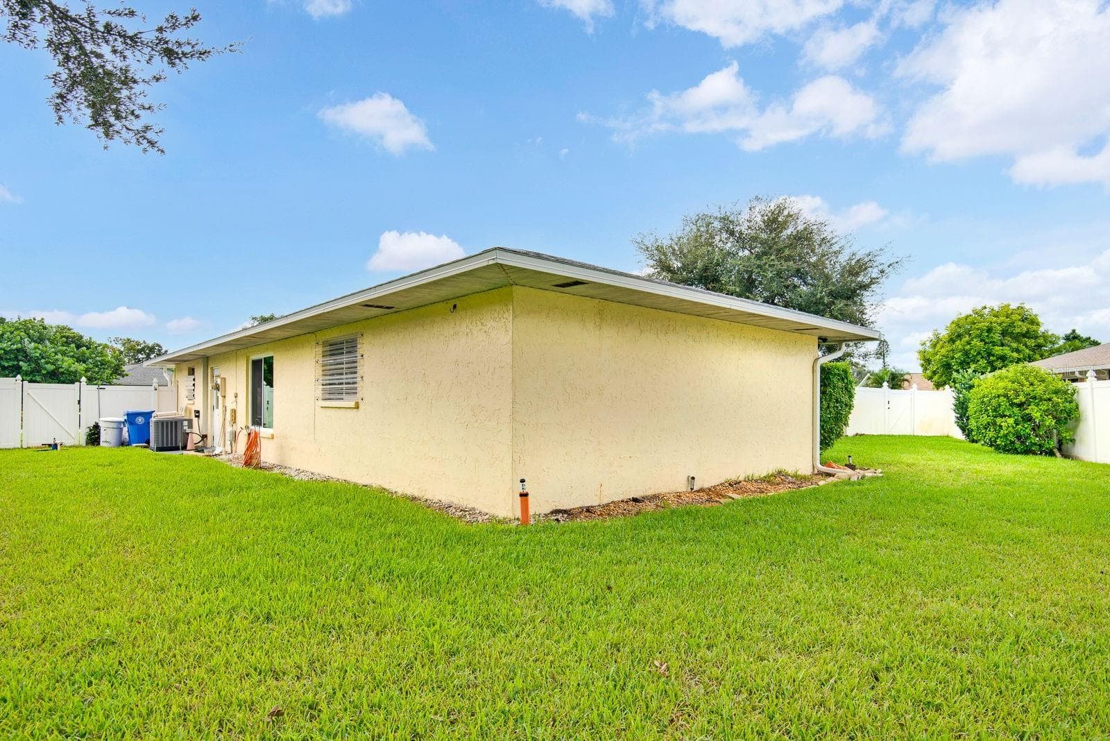 Enormous Backyard - 6806 21ST AVENUE TER W, BRADENTON