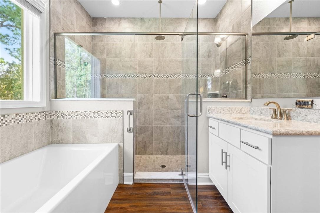 Dual Shower heads & Center Rainshower - 16 Elder CT E, HOMOSASSA FL 34446, Homosassa