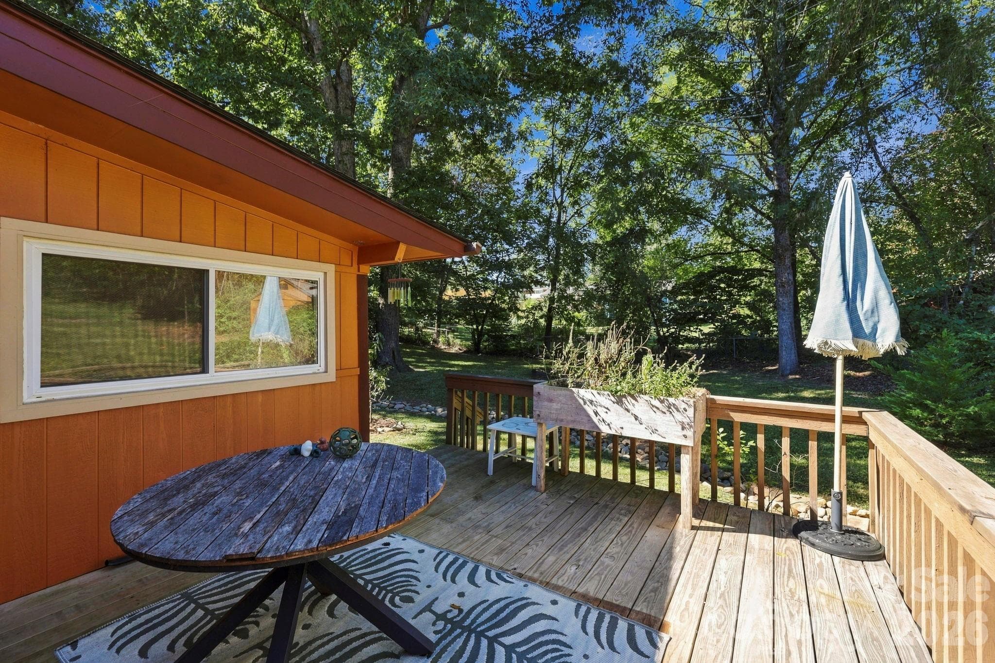 Apartment deck - 16 Melton Drive, Asheville