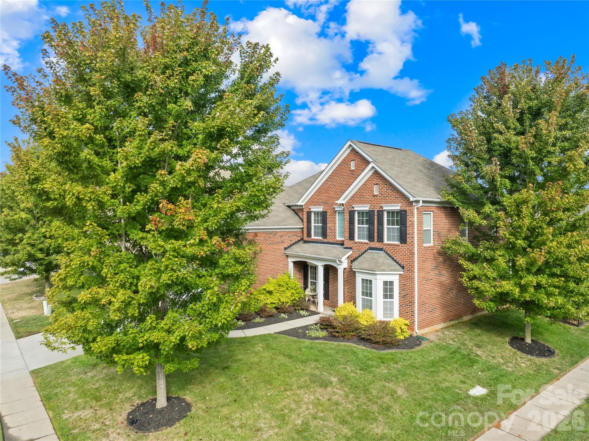 Single Family Residence at 8513 Fairgreen Avenue, Waxhaw, photo 2 of 44