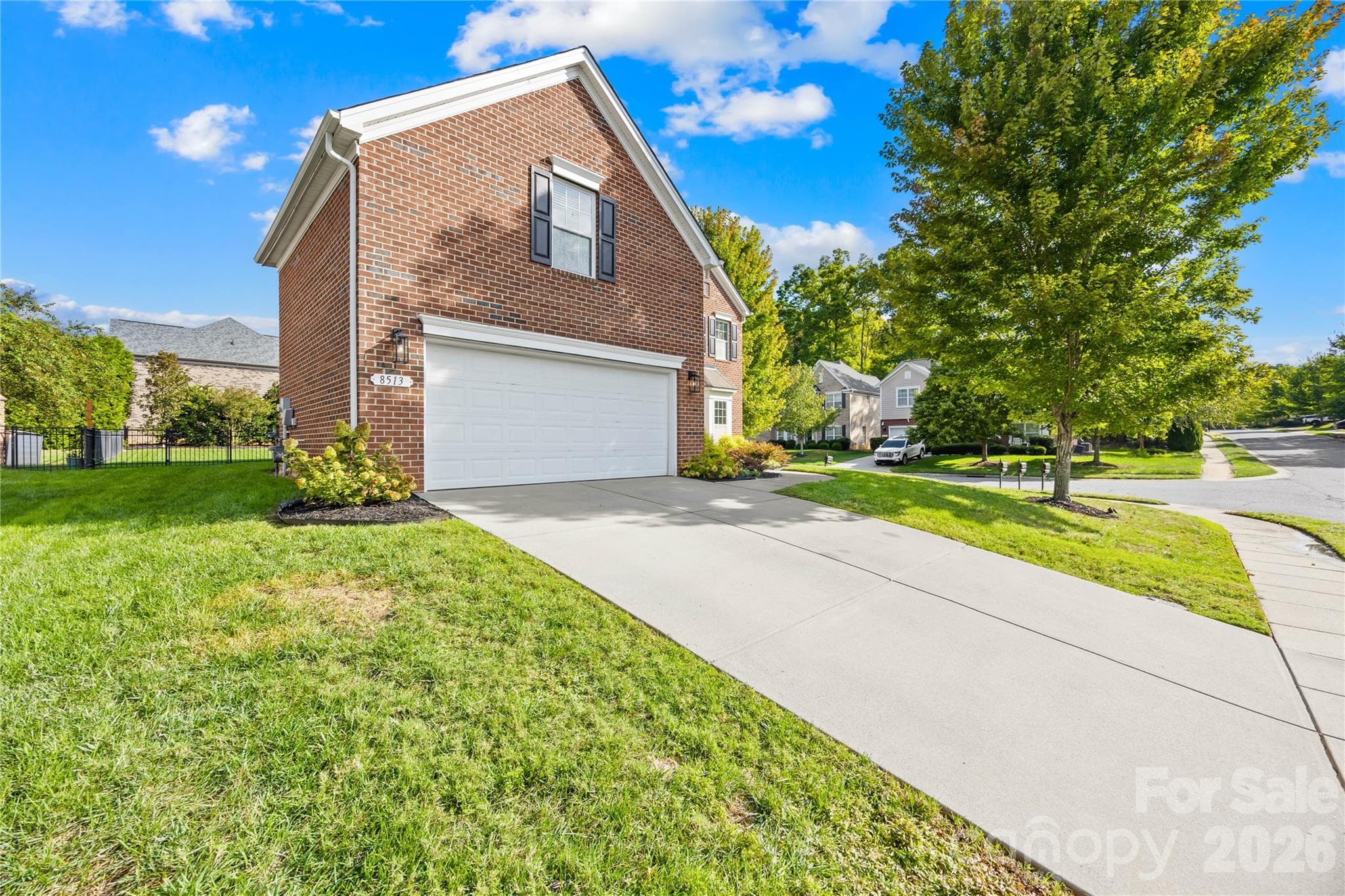 Single Family Residence at 8513 Fairgreen Avenue, Waxhaw, photo 3 of 44