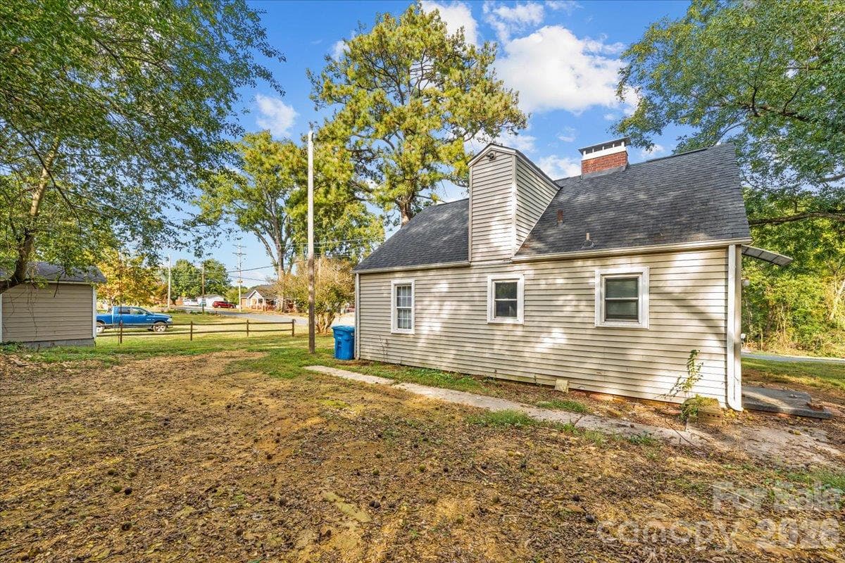 Single Family Residence at 911 Carolina Avenue, Albemarle, photo 7 of 18