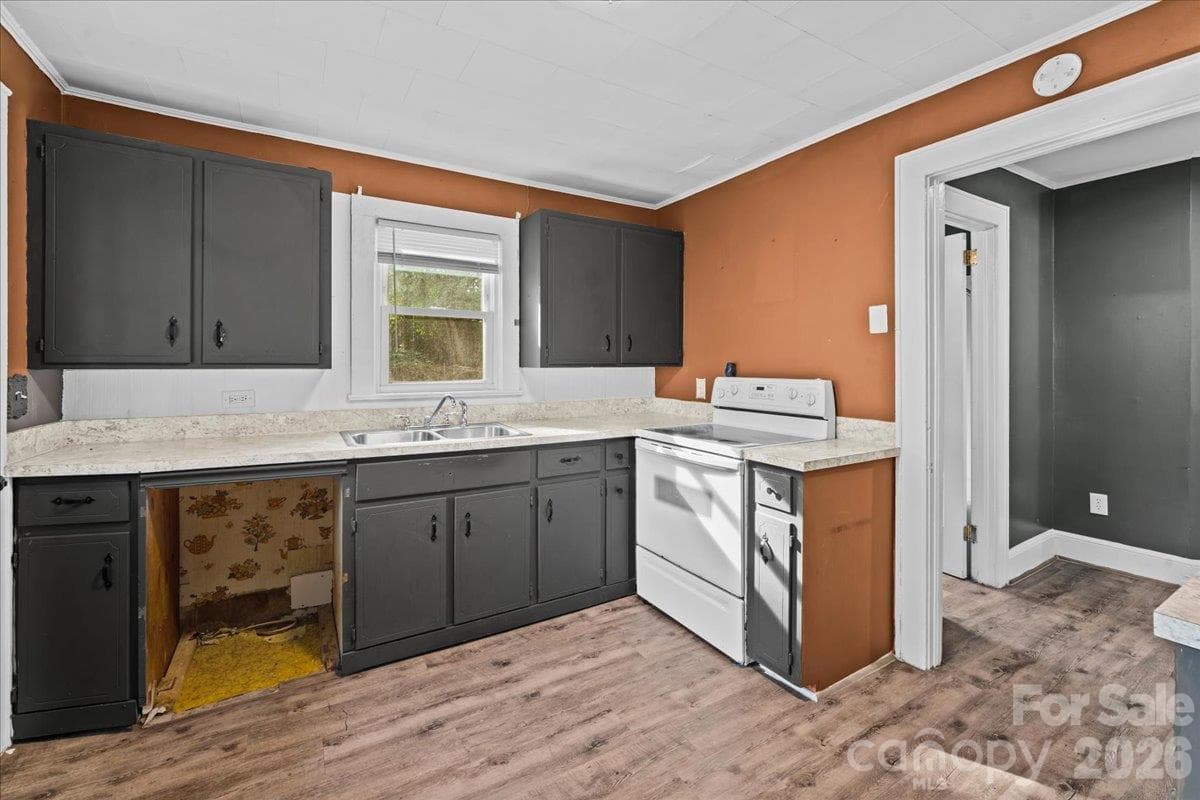 Single Family Residence at 911 Carolina Avenue, Albemarle, photo 12 of 18