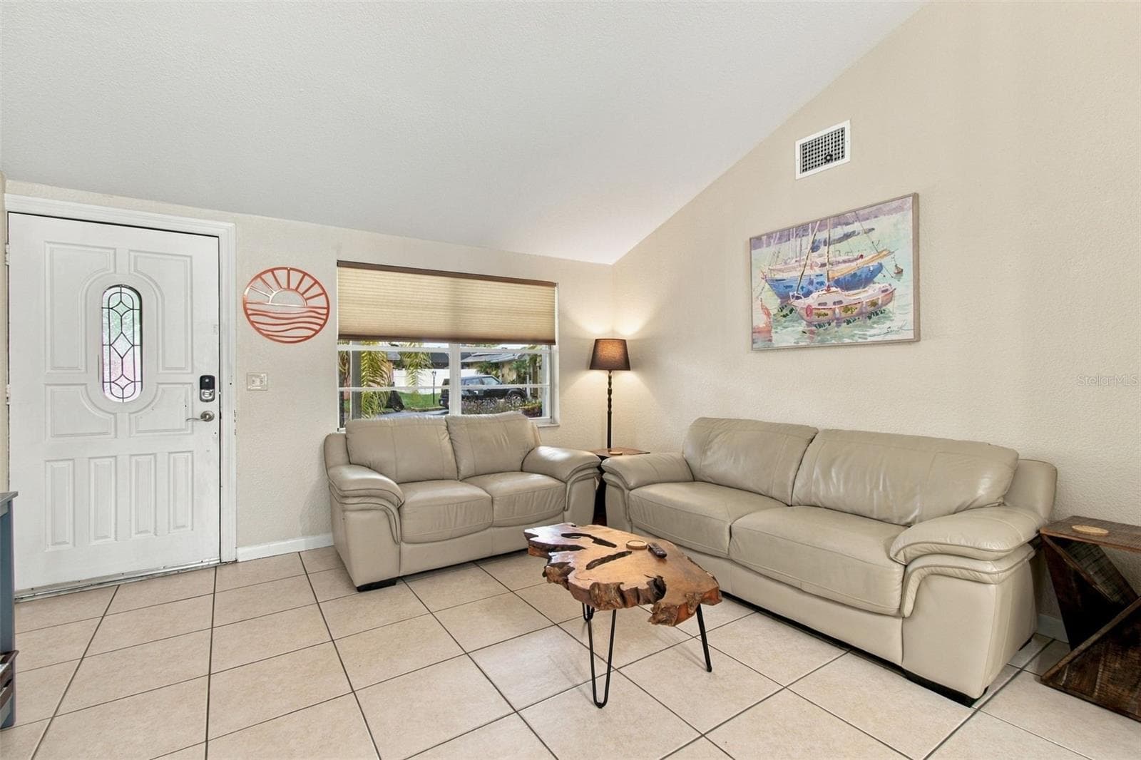 Single Family Residence at 7607 WOODLAND OAKS CT, TAMPA, photo 13 of 67