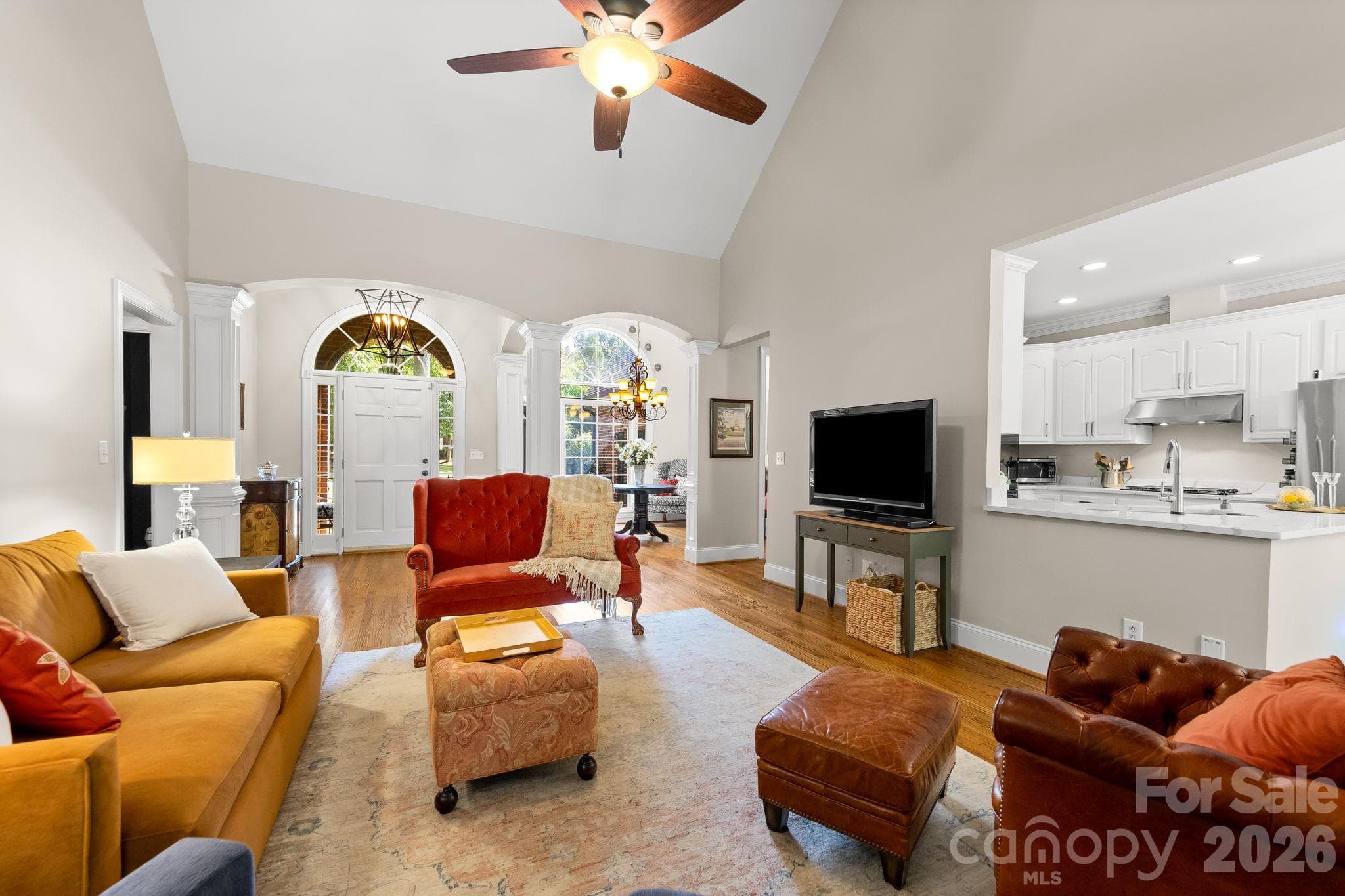 Single Family Residence at 2316 Caernarfon Lane, Matthews, photo 8 of 43