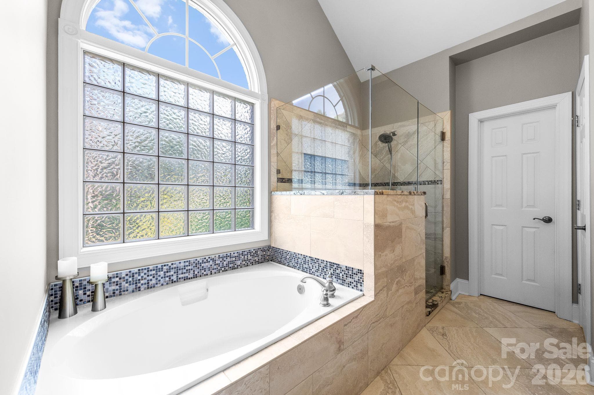 Single Family Residence at 2316 Caernarfon Lane, Matthews, photo 21 of 43