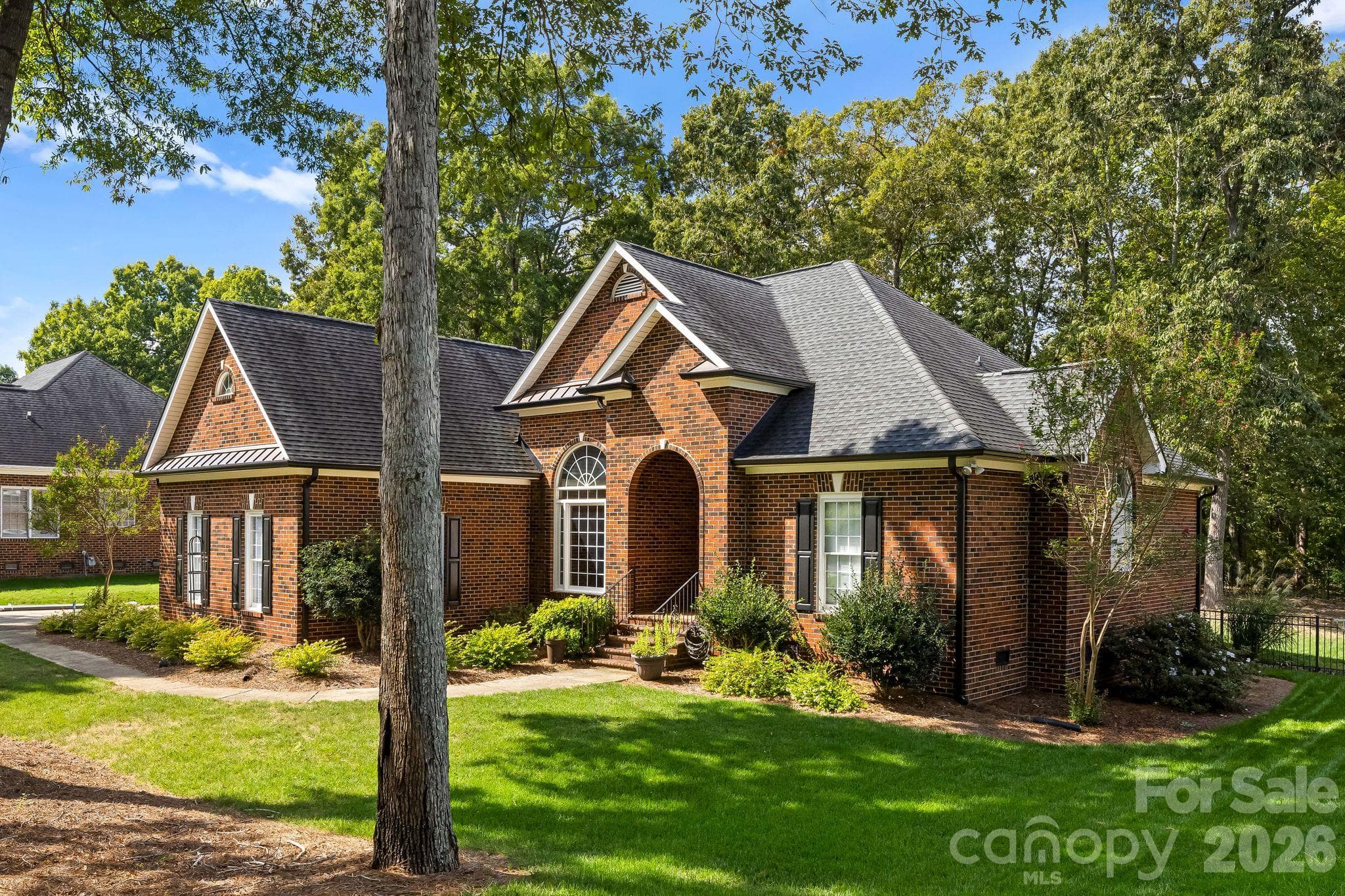 Single Family Residence at 2316 Caernarfon Lane, Matthews, photo 41 of 43