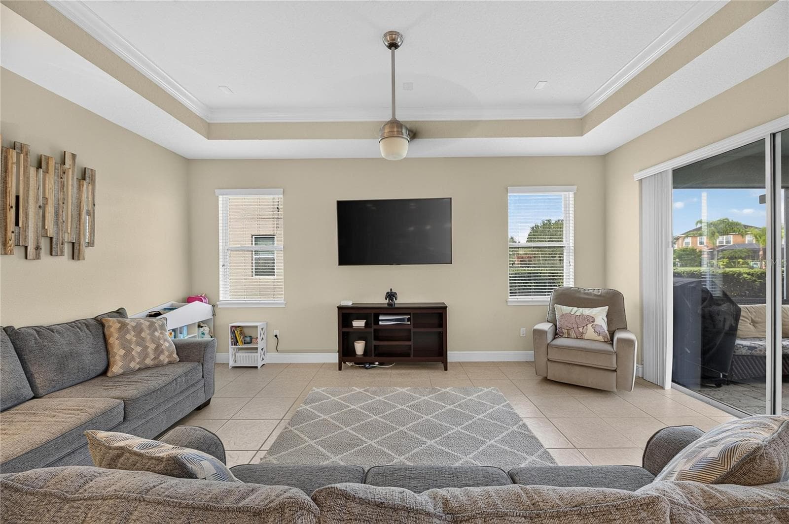 Living Room - 6911 SAIL VIEW LN, APOLLO BEACH