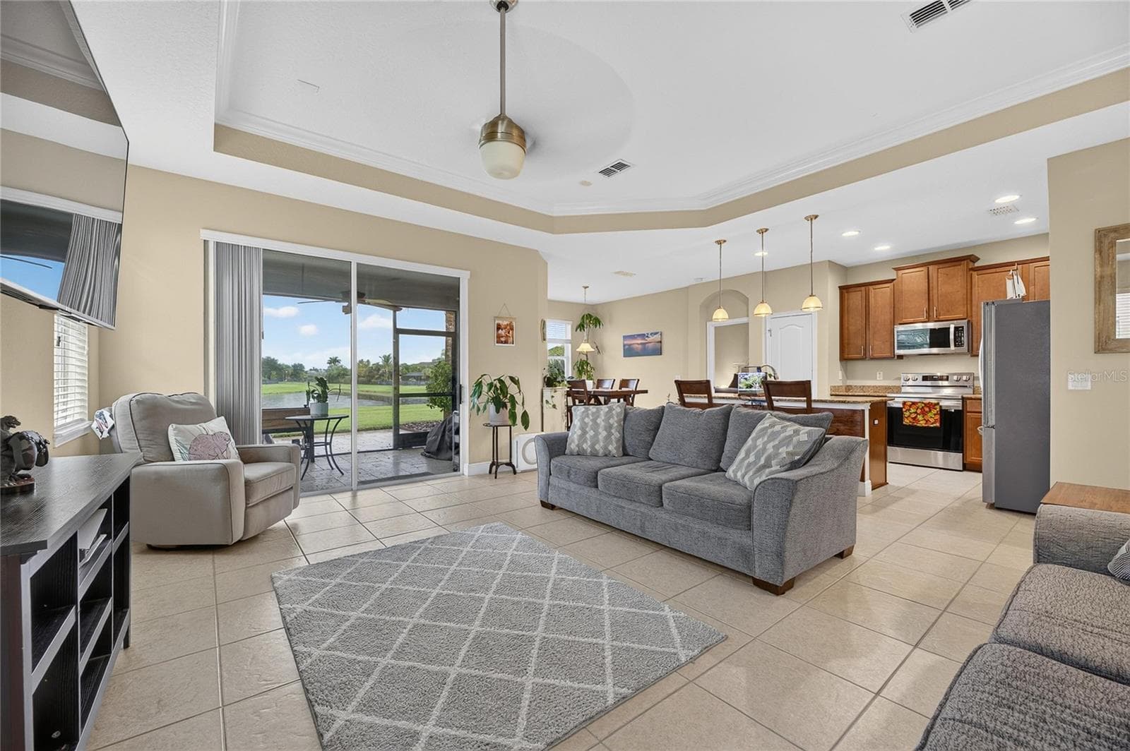 Single Family Residence at 6911 SAIL VIEW LN, APOLLO BEACH, photo 10 of 95