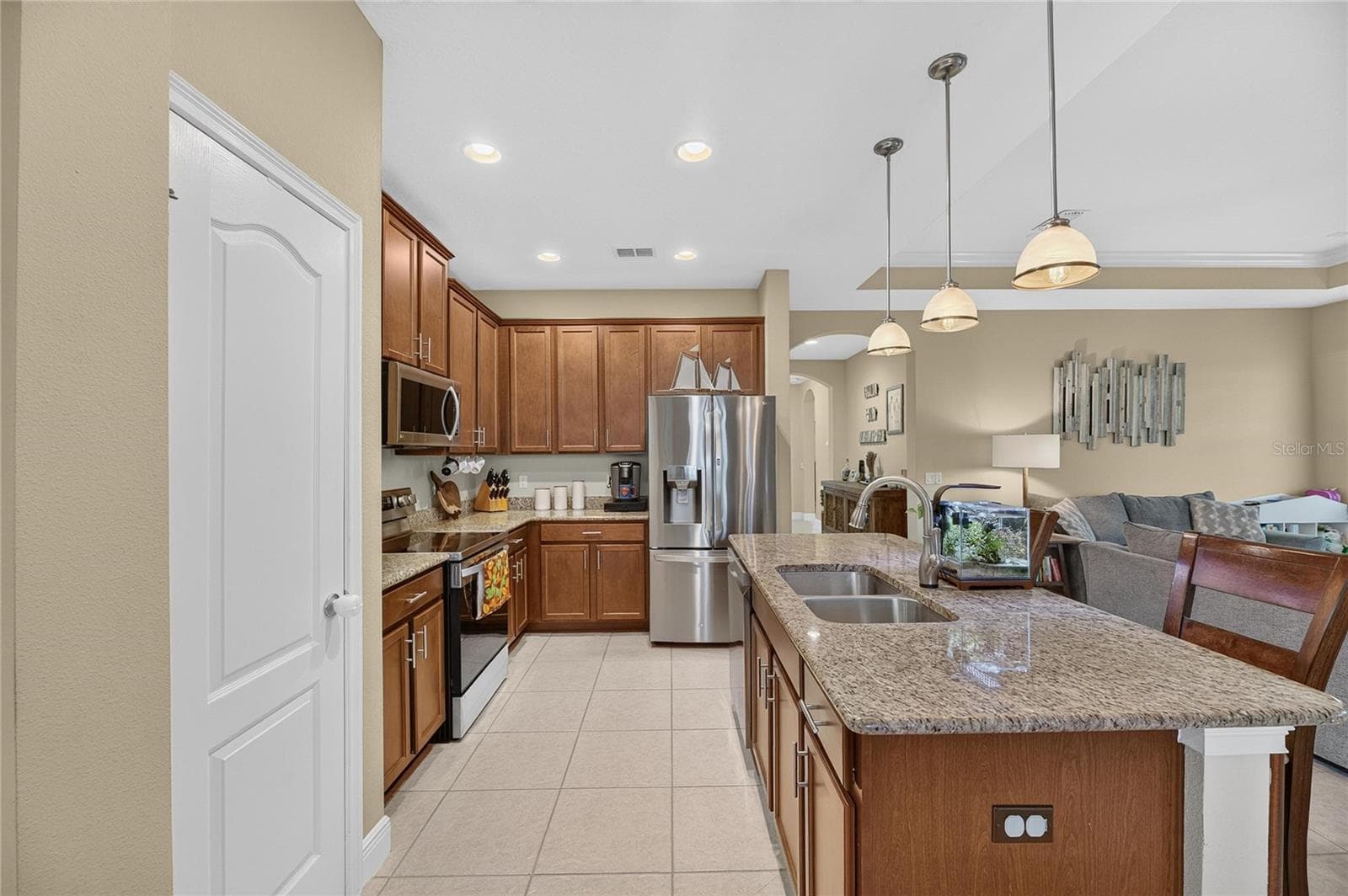 Single Family Residence at 6911 SAIL VIEW LN, APOLLO BEACH, photo 16 of 95