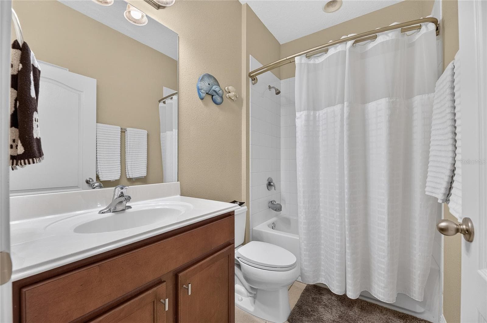 Bathroom #2 - 6911 SAIL VIEW LN, APOLLO BEACH