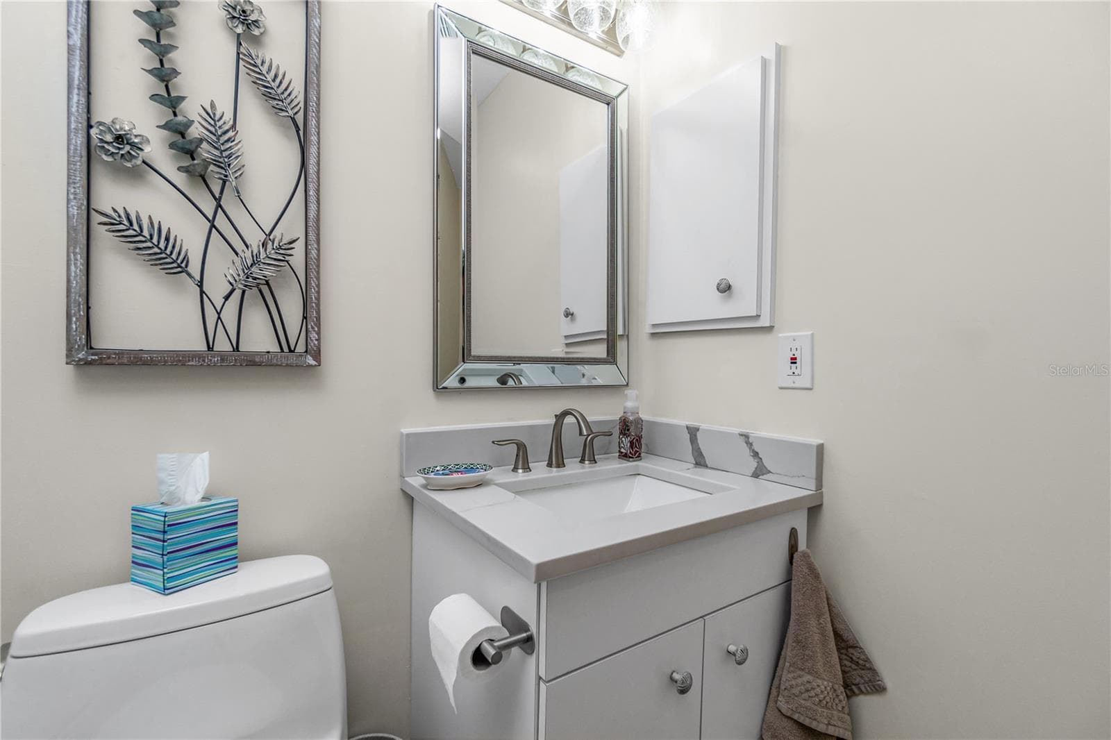 Guest bath - 4260 PLACIDA RD #9D, ENGLEWOOD