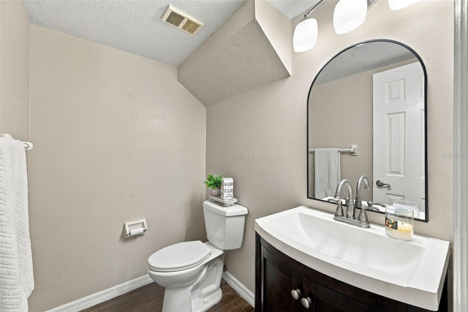 Half Guest Bathroom Under Stairs - 1349 VALLEY PINE CIR, APOPKA