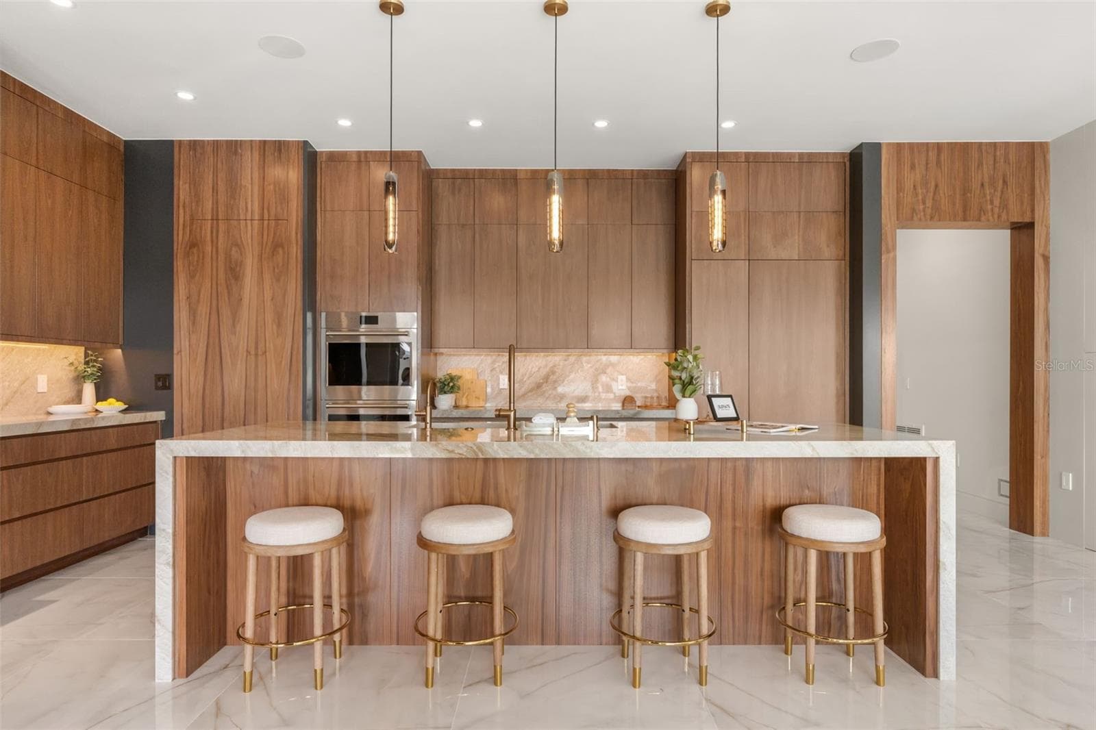 Bespoke lights throughout the property - 9117 BAY POINT DR, ORLANDO
