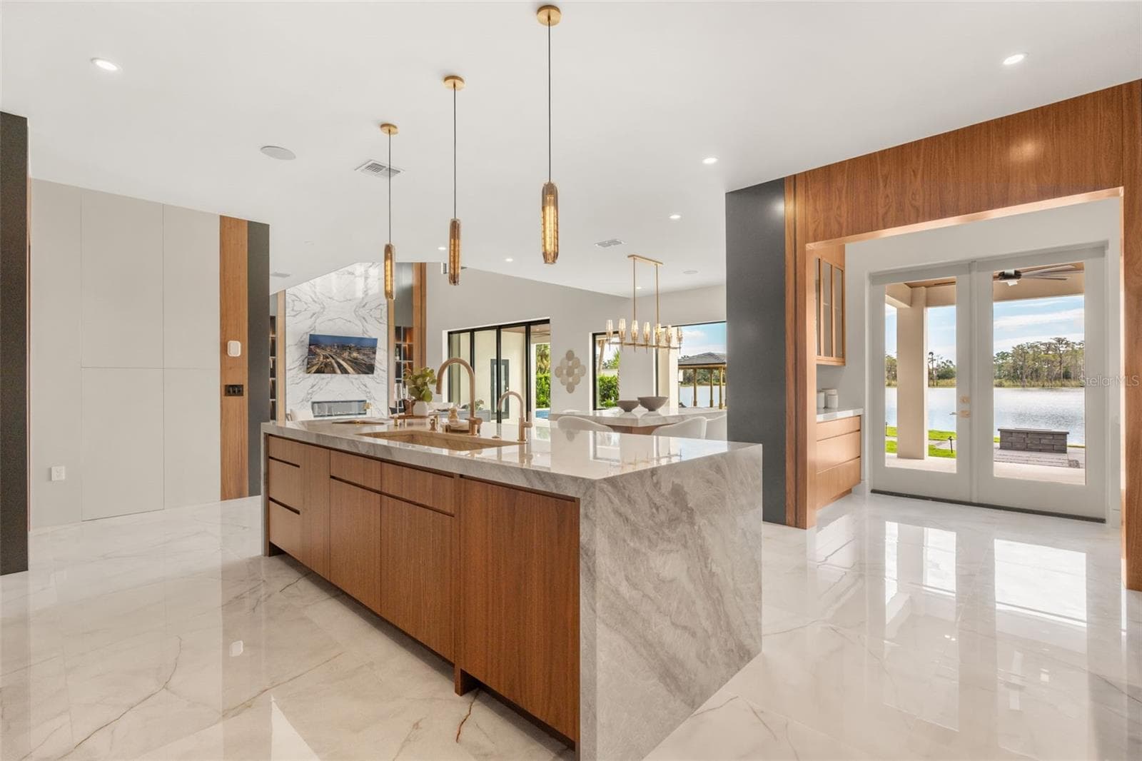 Access from the Kitchen to the Outside Kitchen - 9117 BAY POINT DR, ORLANDO