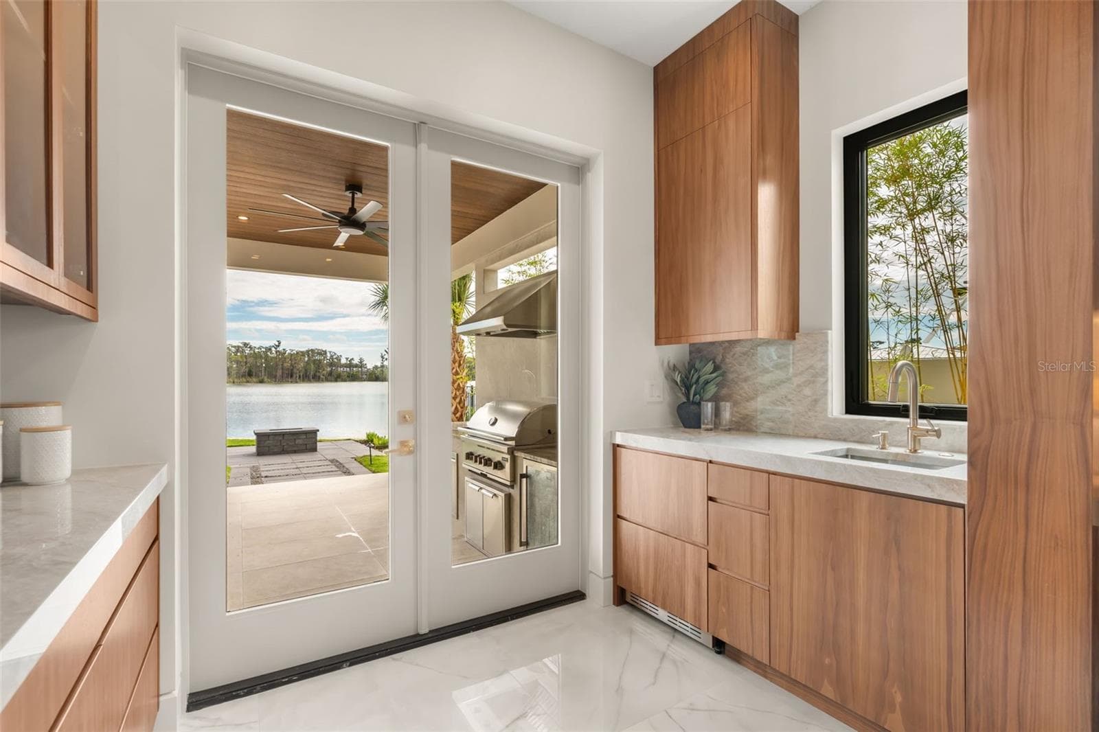 Butlers Pantry - 9117 BAY POINT DR, ORLANDO