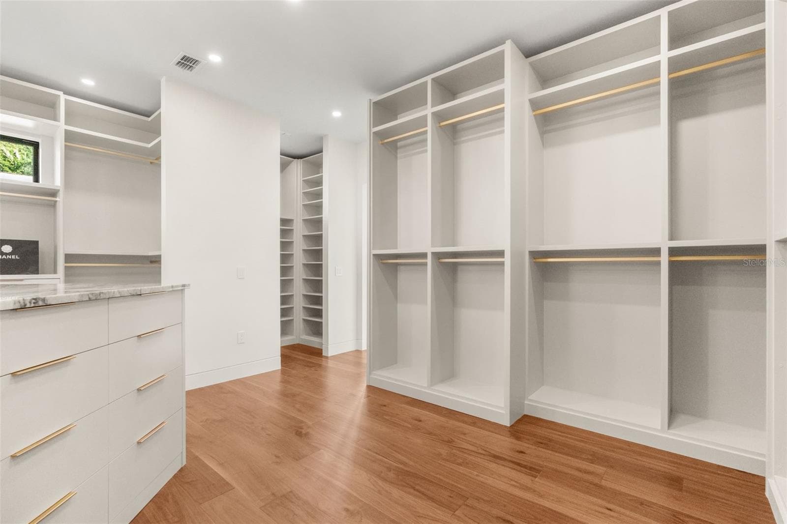 Separate shoe closet - 9117 BAY POINT DR, ORLANDO