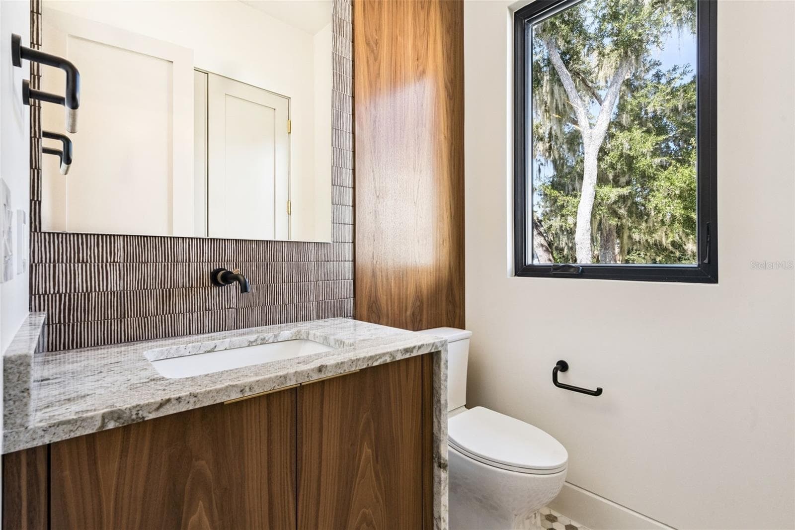 Half bath off office - 9117 BAY POINT DR, ORLANDO