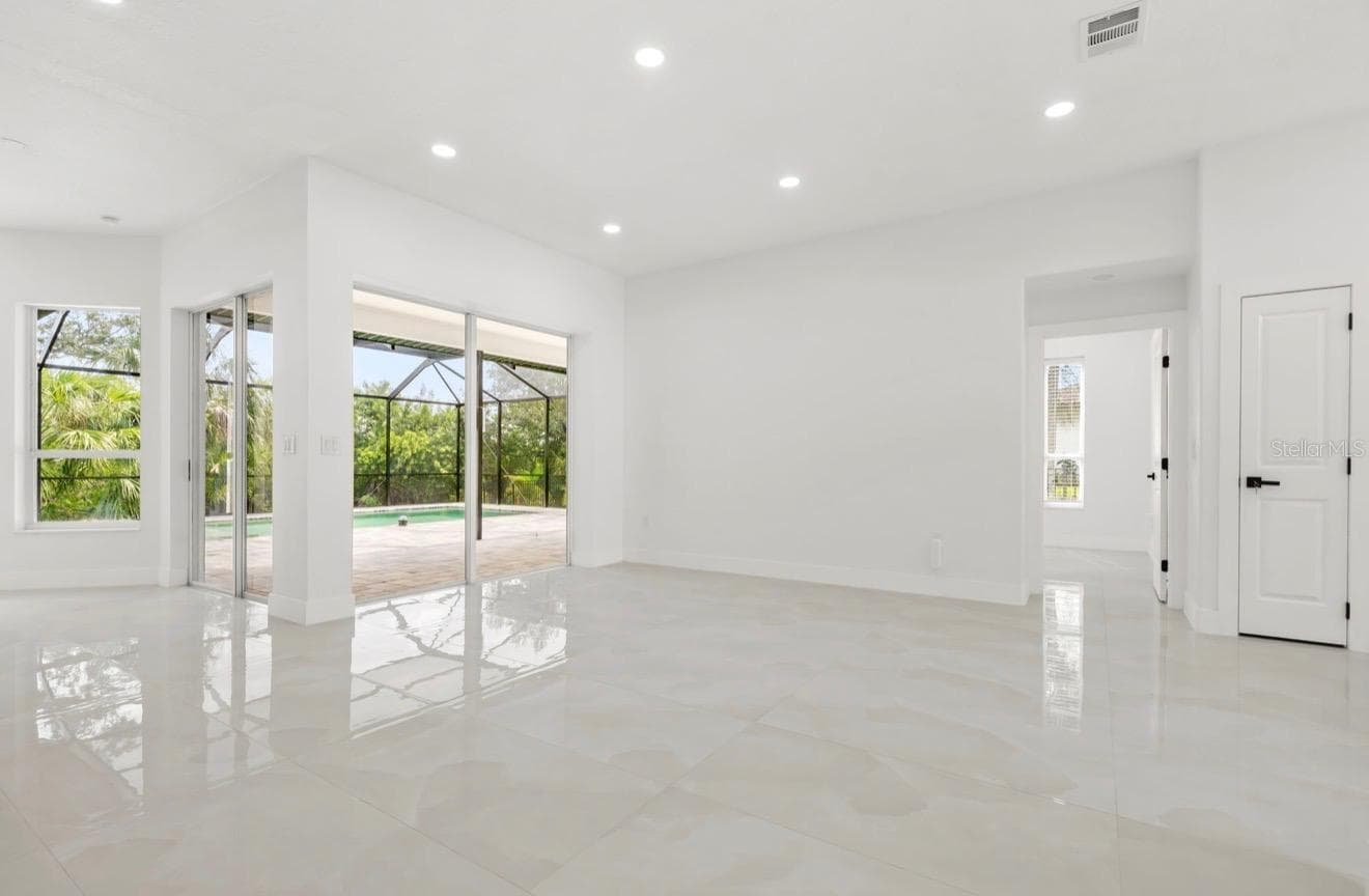 Single Family Residence at 9701 PORT COLONY WAY, TAMPA, photo 8 of 50