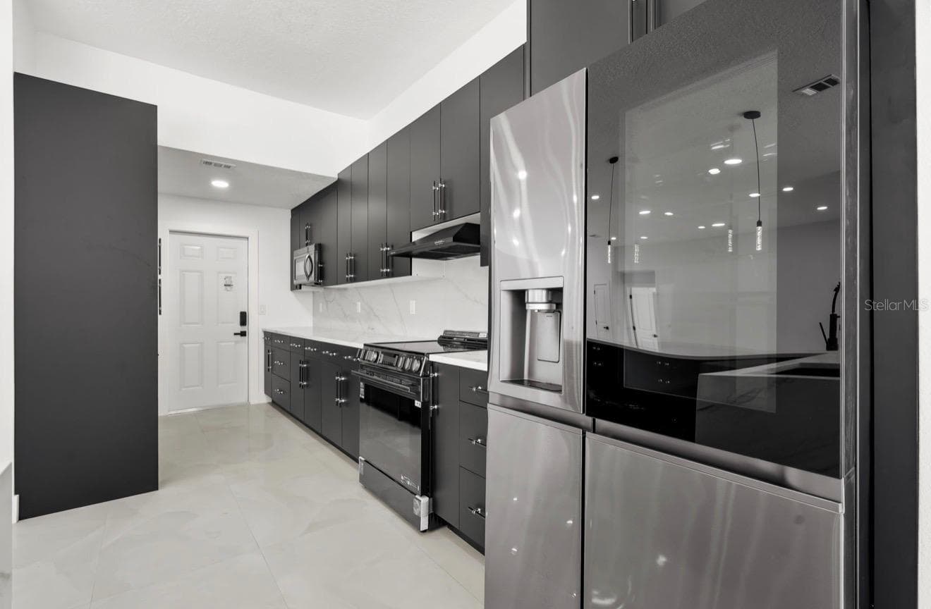 Single Family Residence at 9701 PORT COLONY WAY, TAMPA, photo 14 of 50